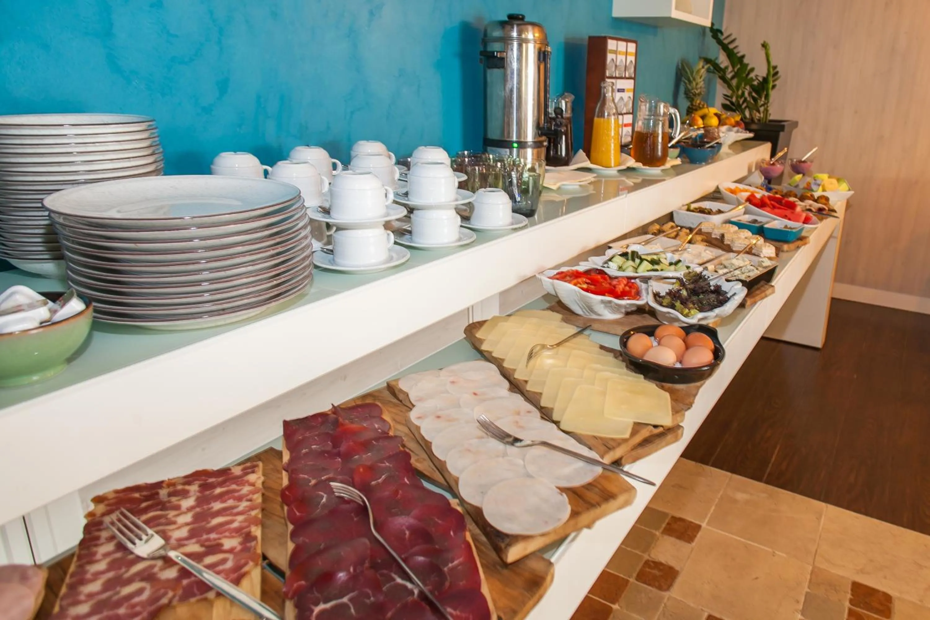 Buffet breakfast in Hotel Casa del Mare - Amfora