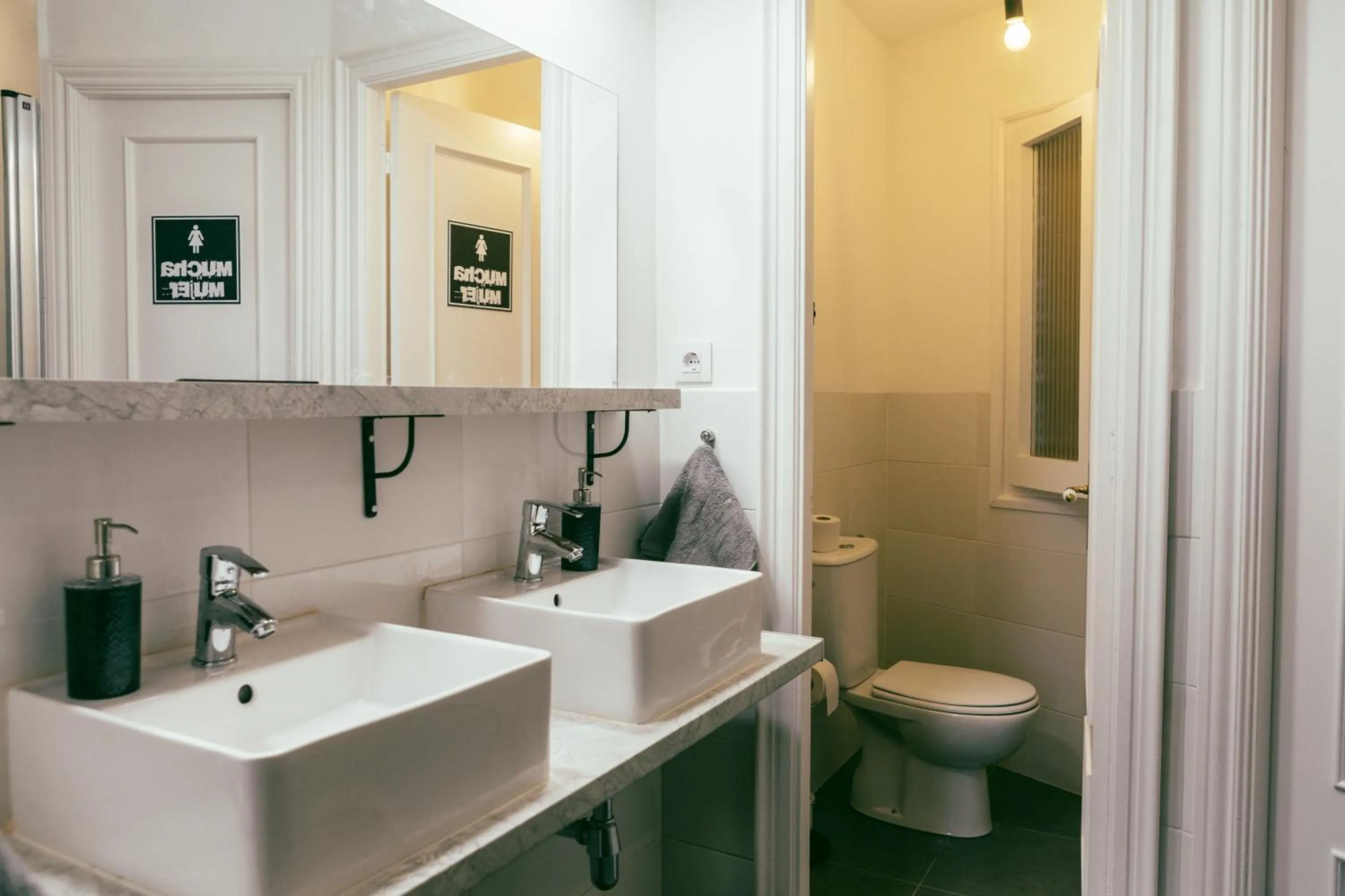 Bathroom in Mucha Masia Hostel Rural Urba