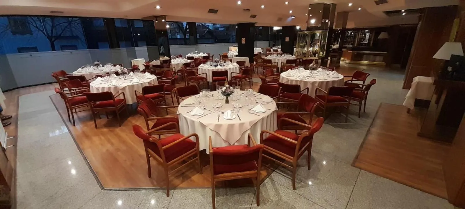 Restaurant/places to eat in Primacy Apart Hotel