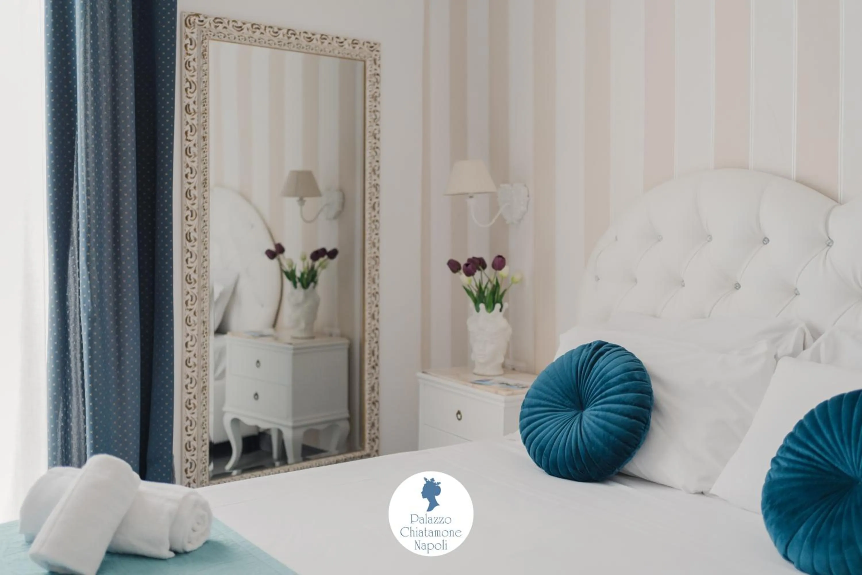 Bed in Palazzo Chiatamone