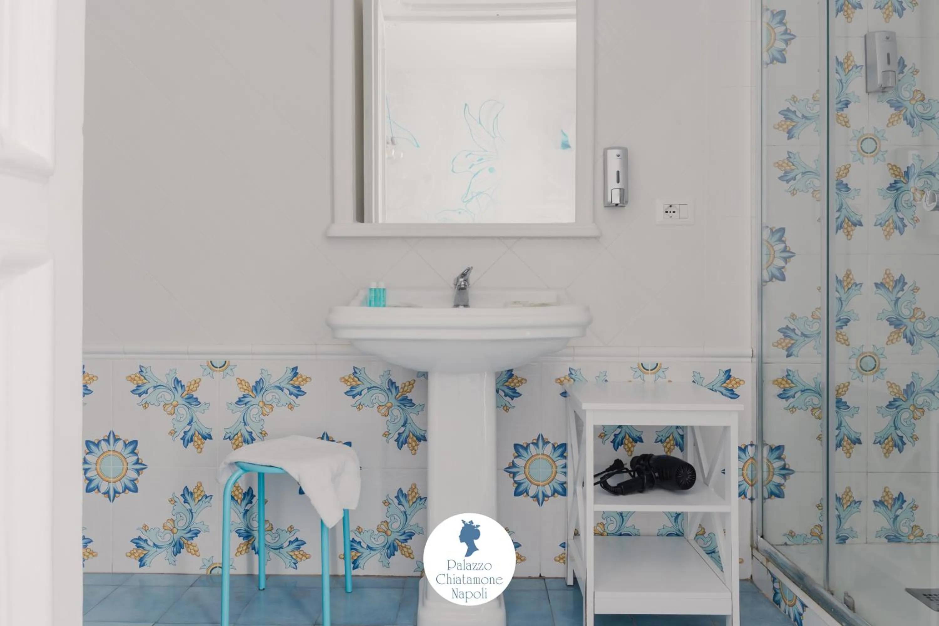 Bathroom in Palazzo Chiatamone