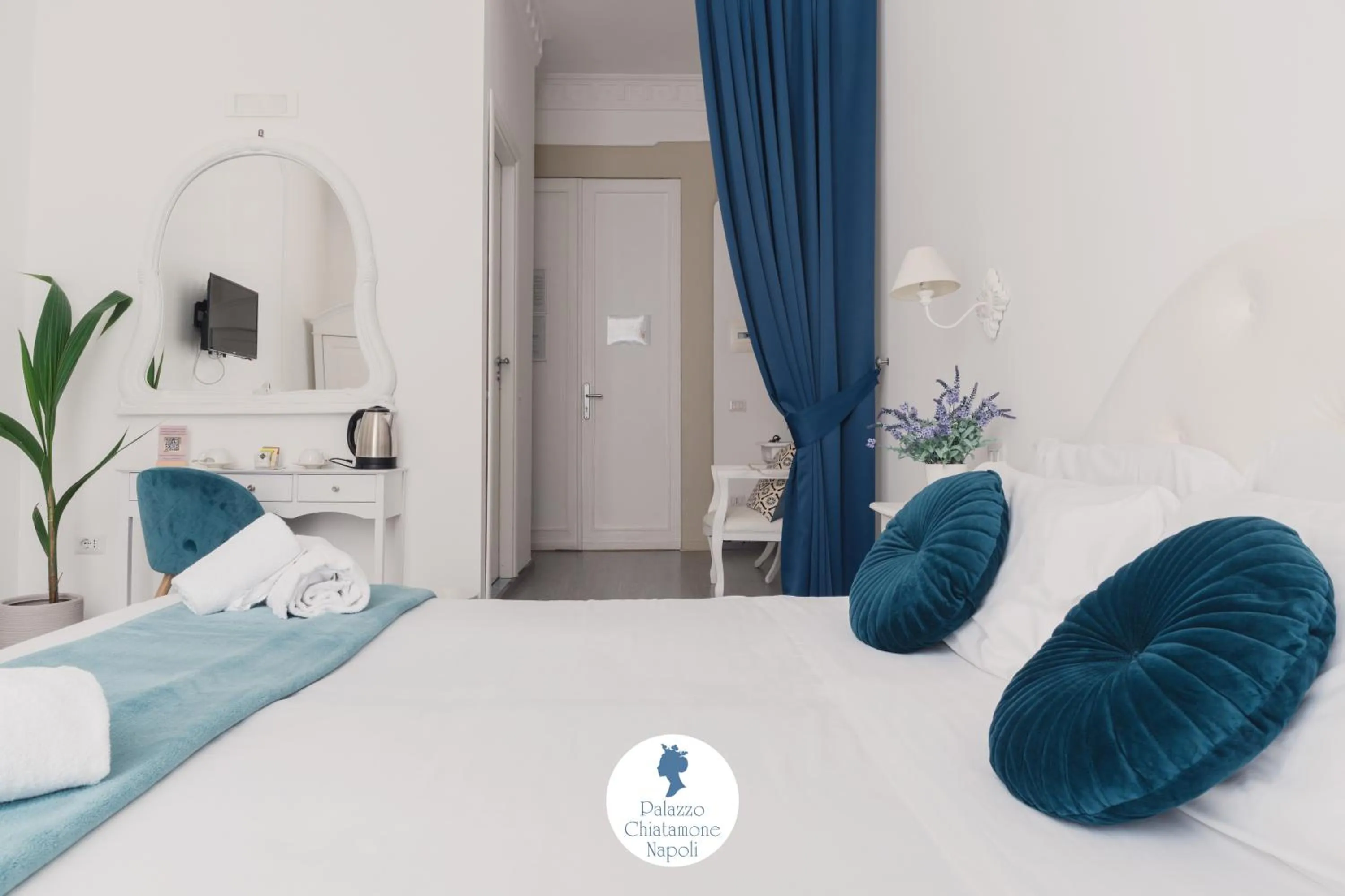 Bed in Palazzo Chiatamone