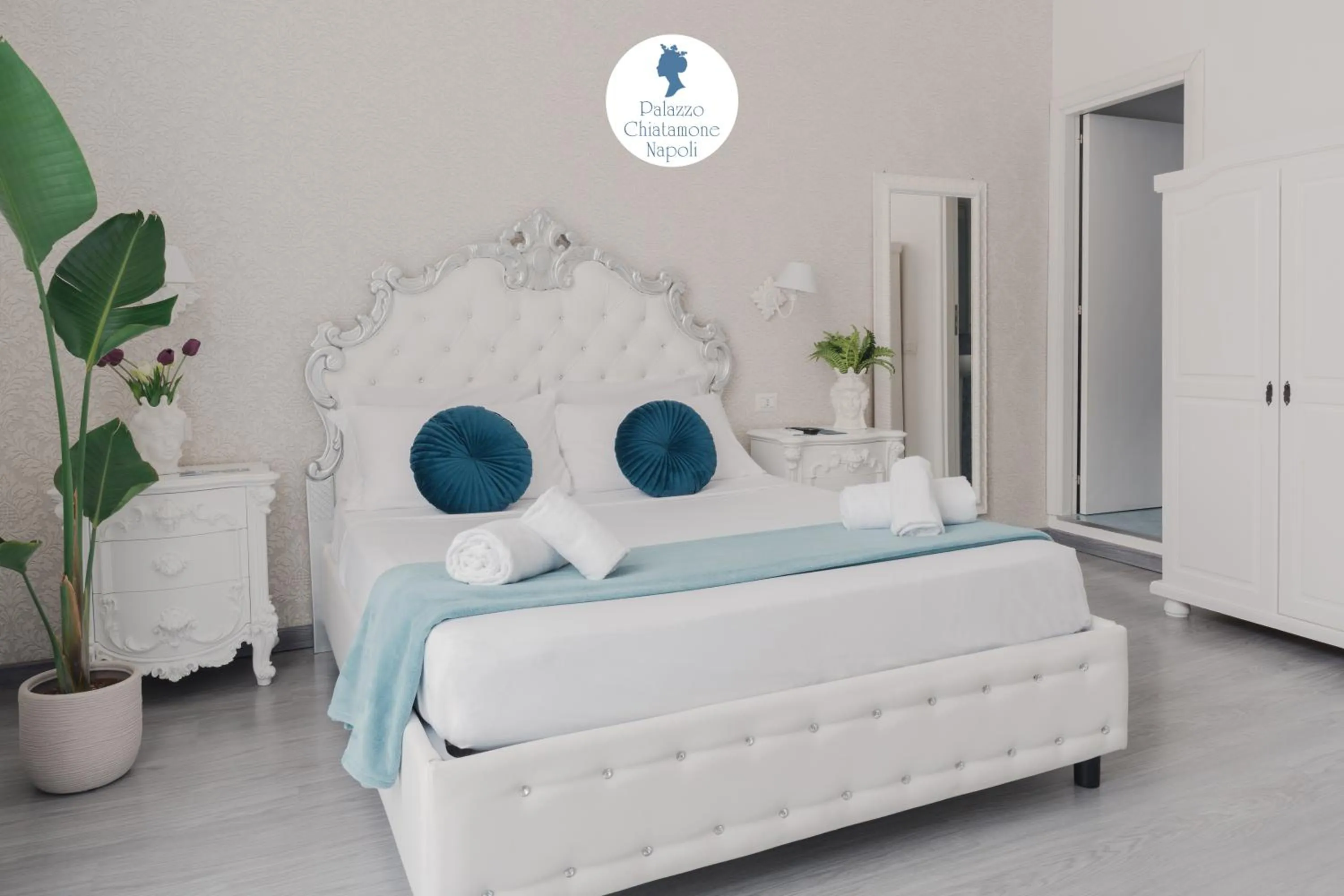 Bed in Palazzo Chiatamone