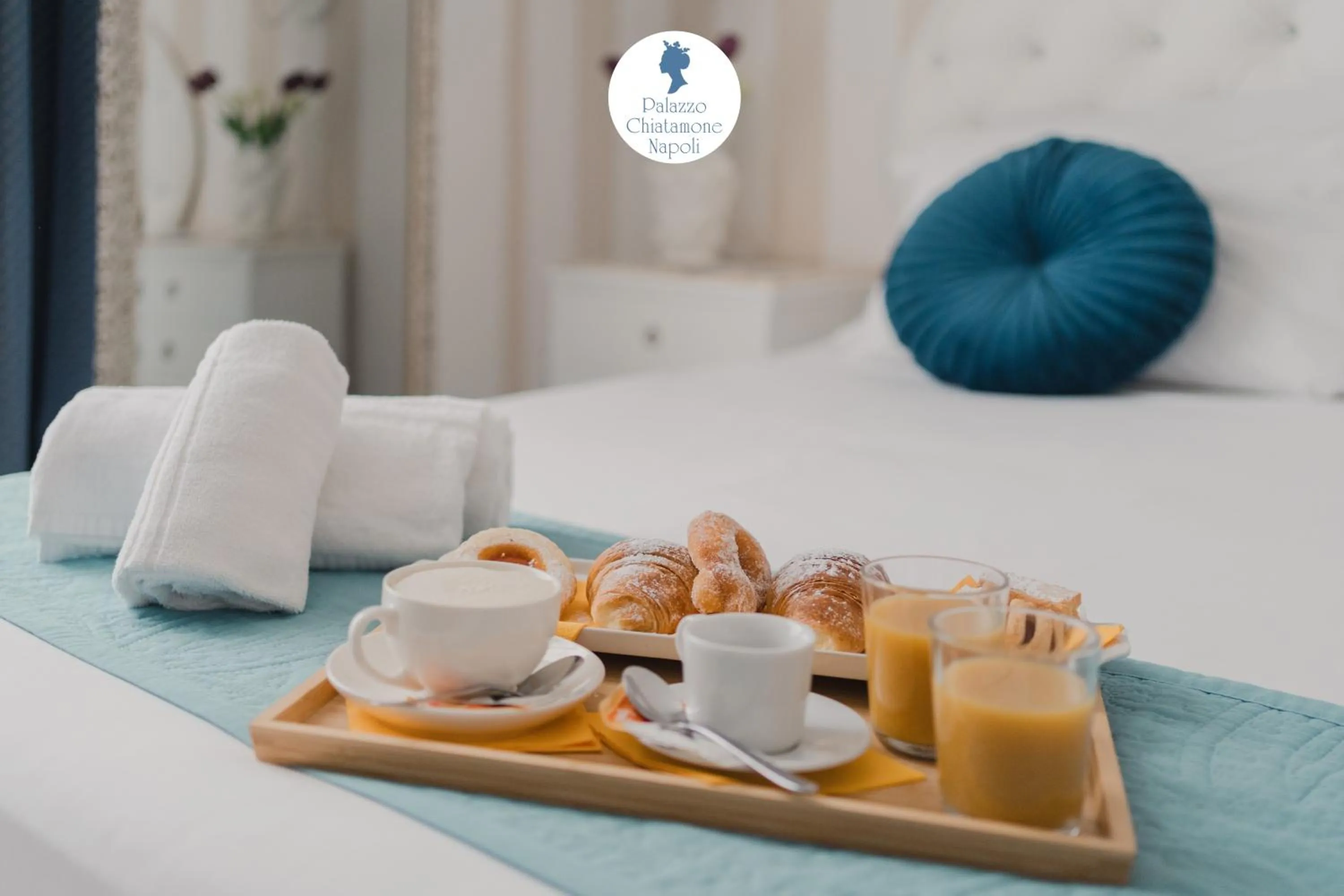 Bed in Palazzo Chiatamone