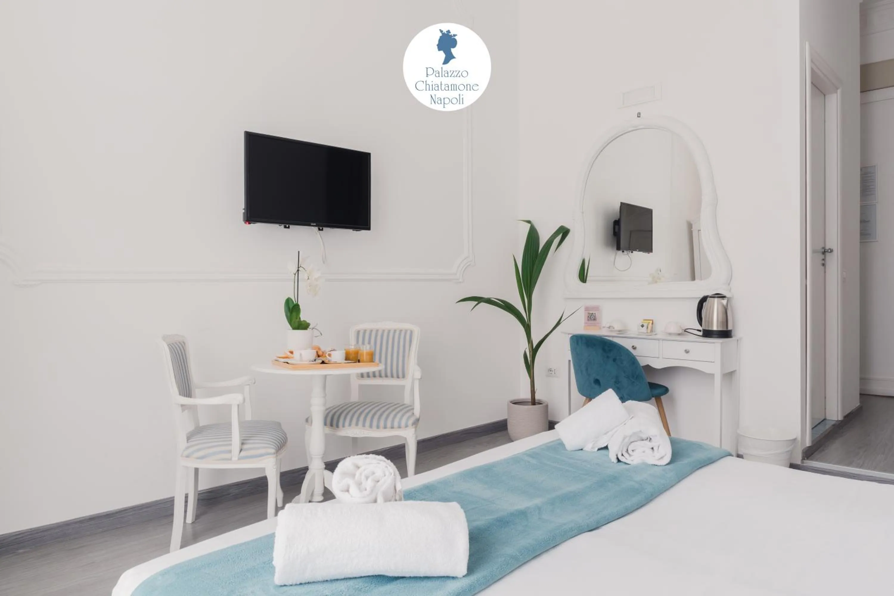 Bed in Palazzo Chiatamone