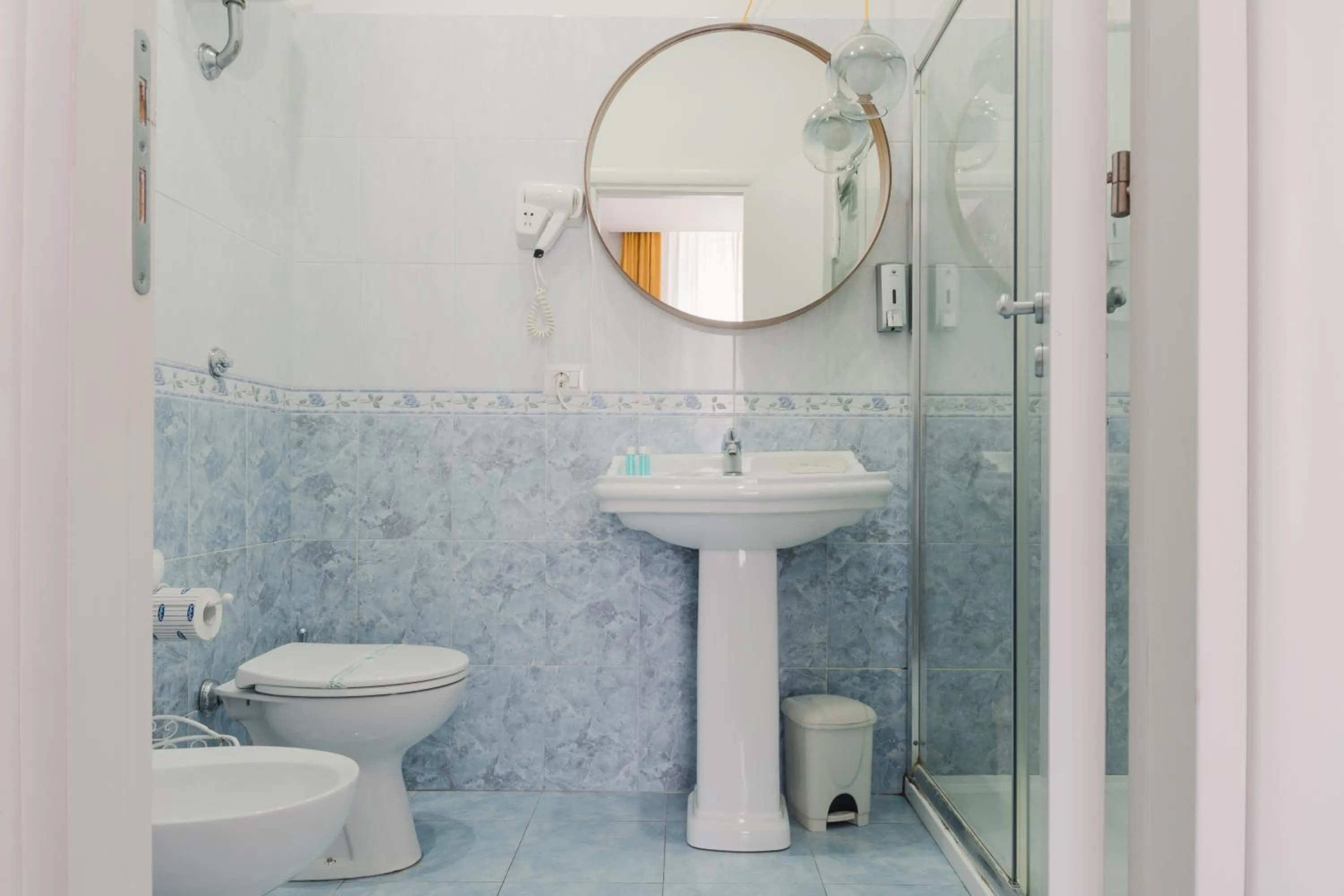 Bathroom in Palazzo Chiatamone