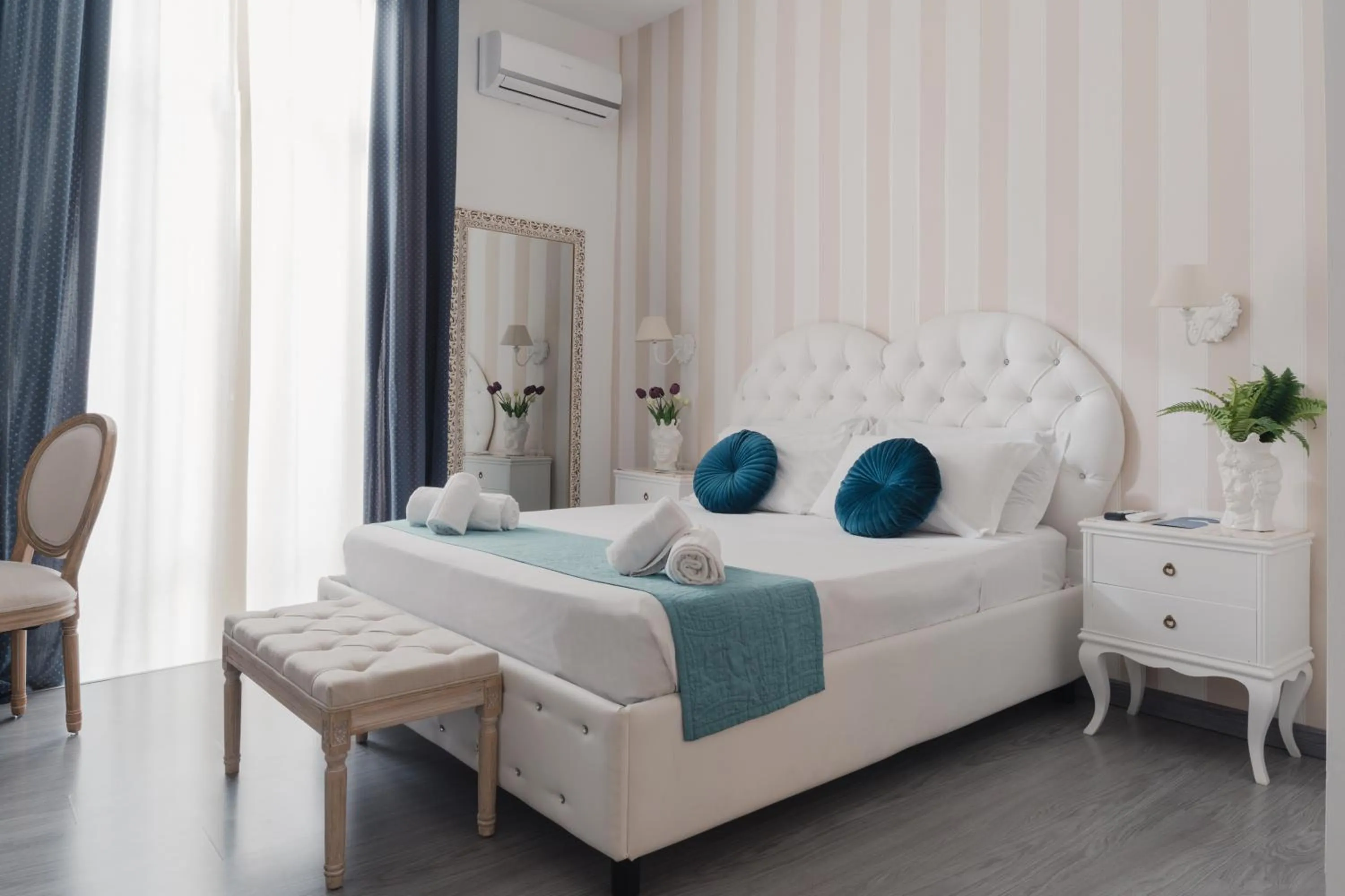 Bed in Palazzo Chiatamone