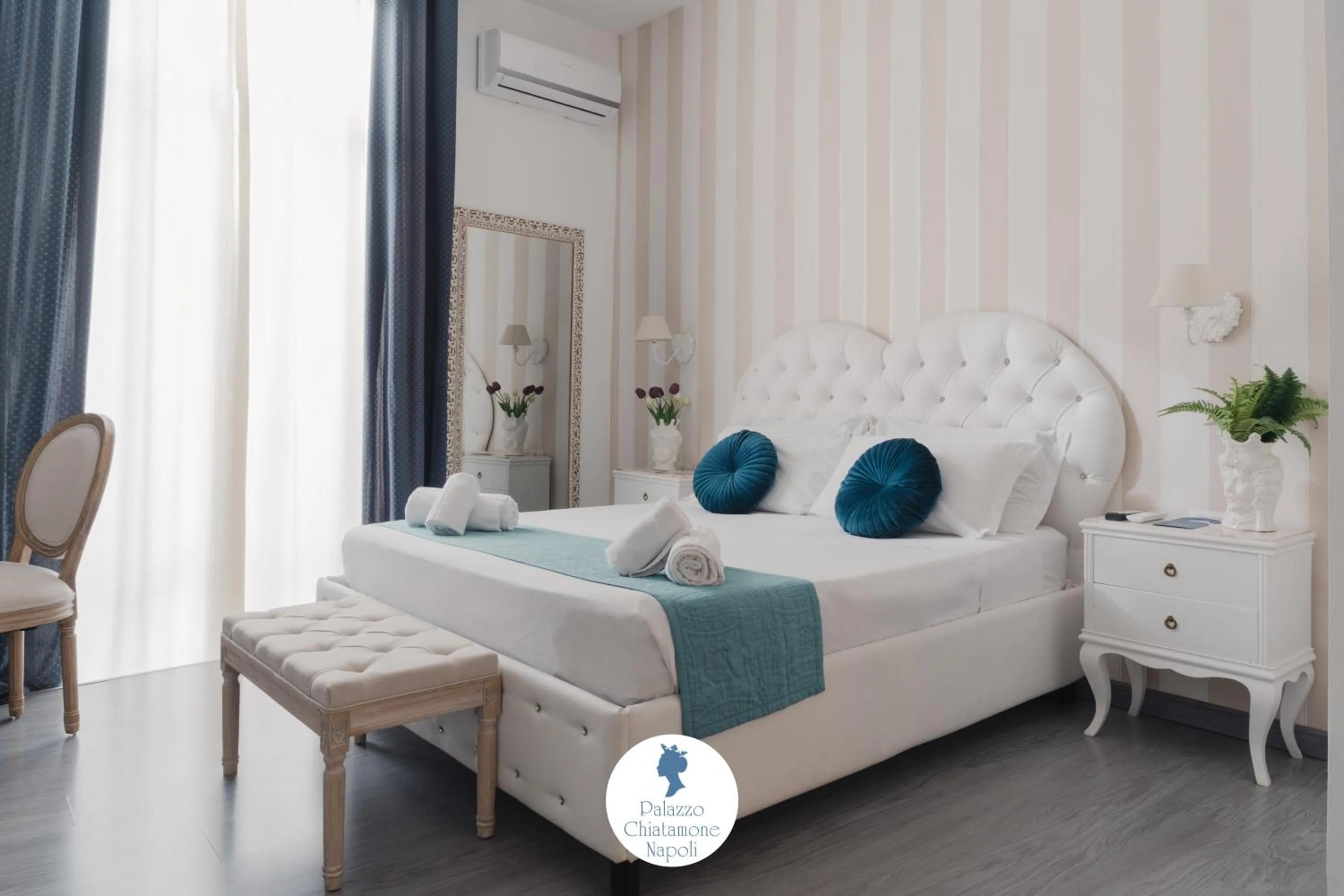 Bed in Palazzo Chiatamone