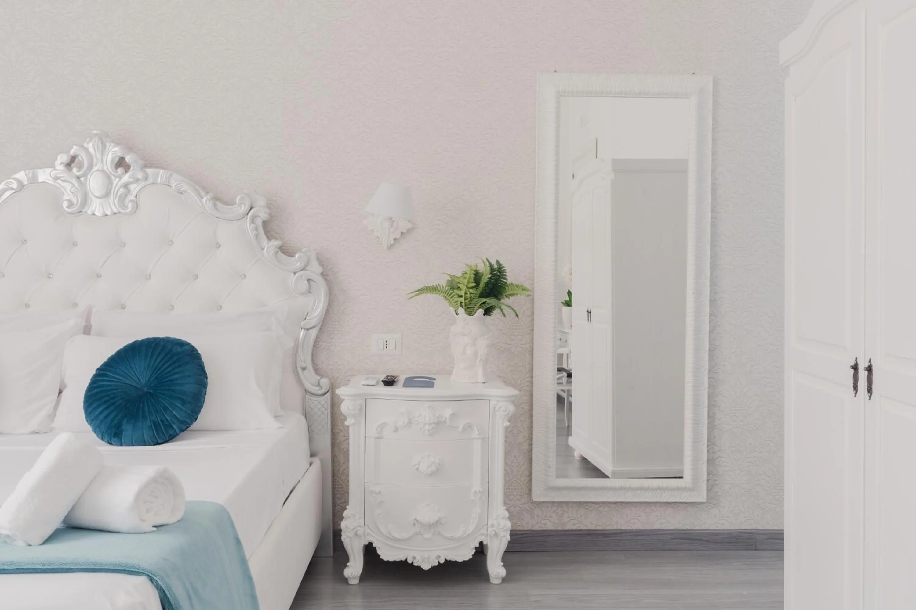 Bed in Palazzo Chiatamone