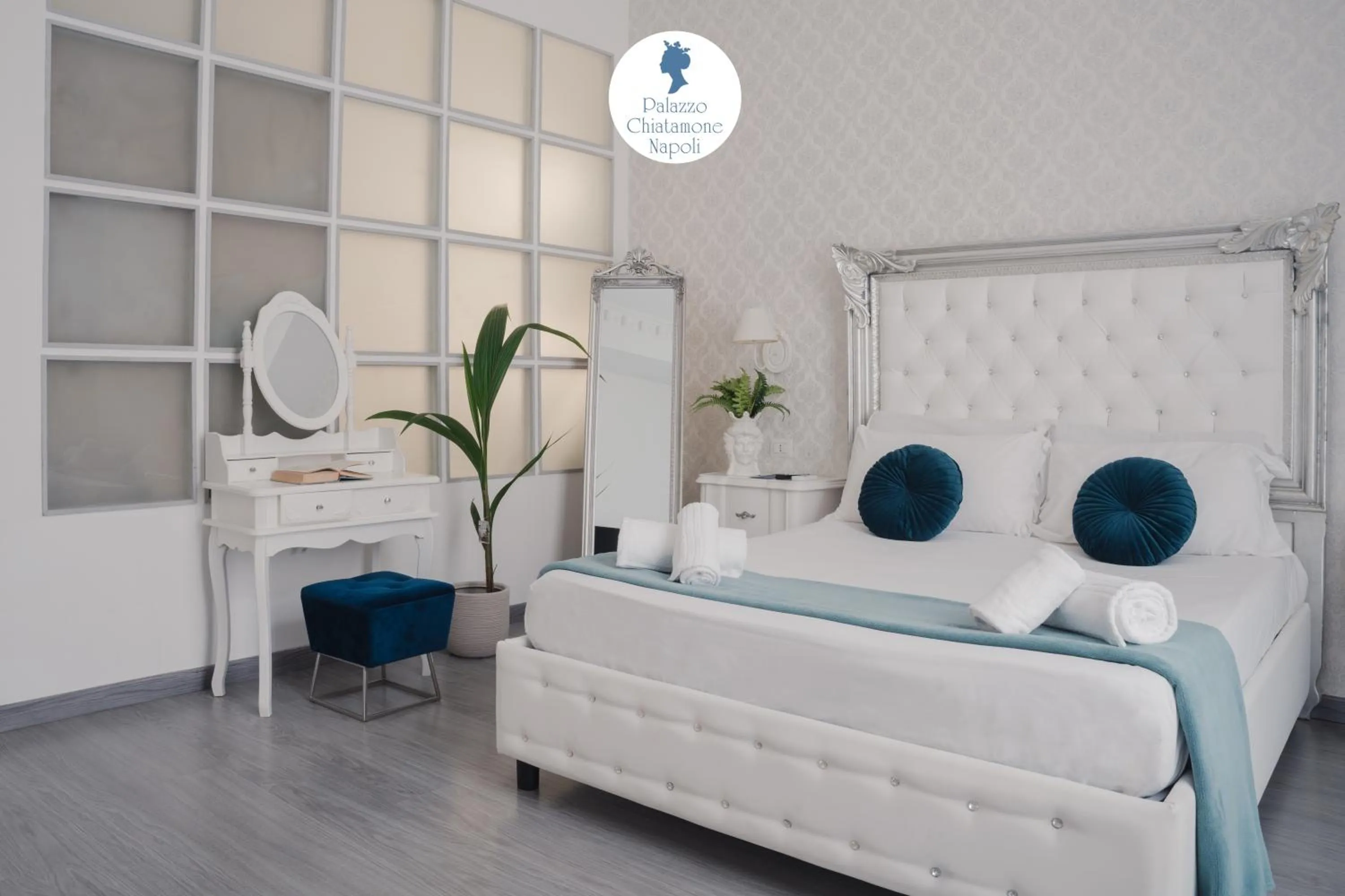 Bed in Palazzo Chiatamone