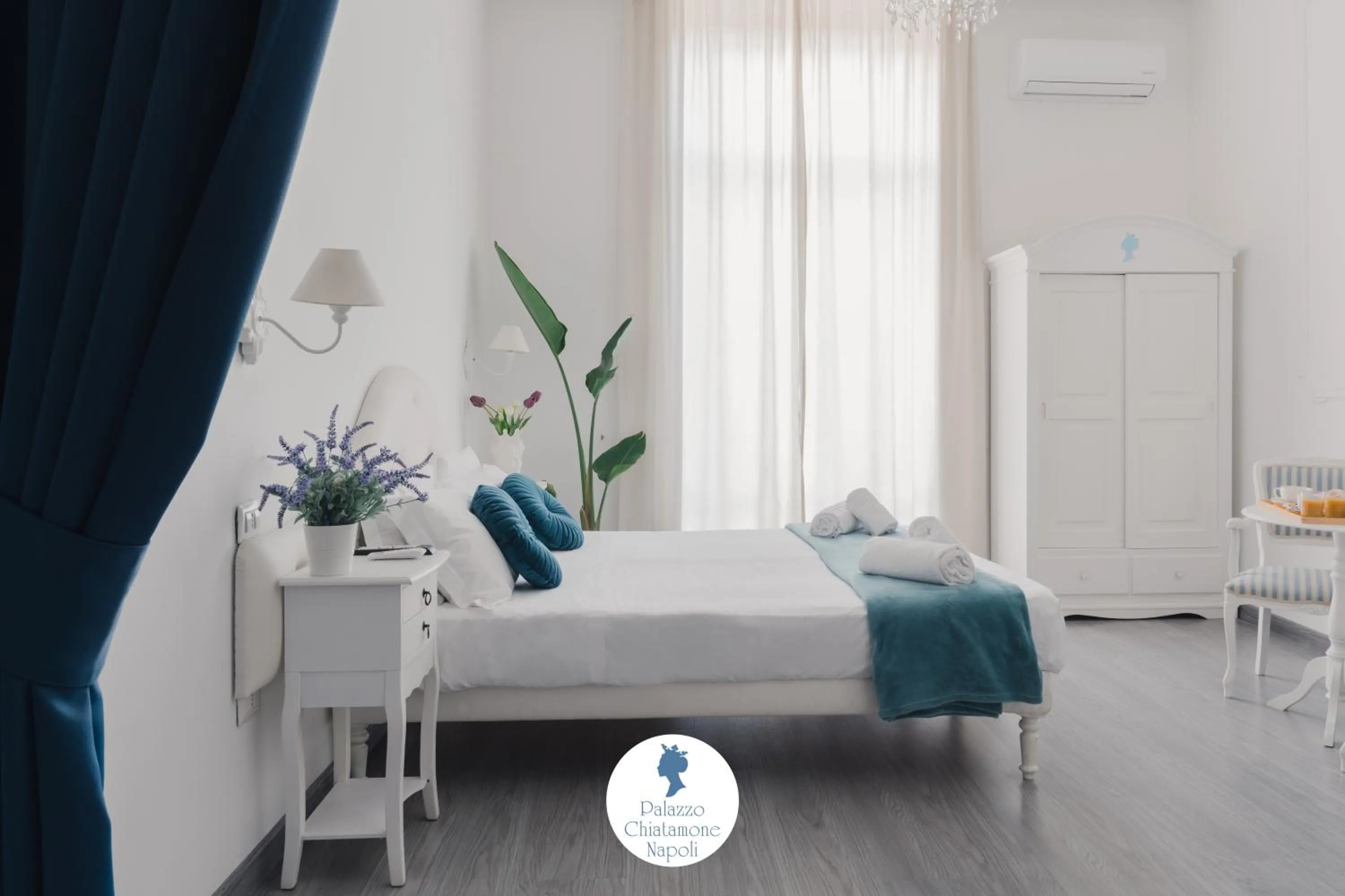 Bed in Palazzo Chiatamone