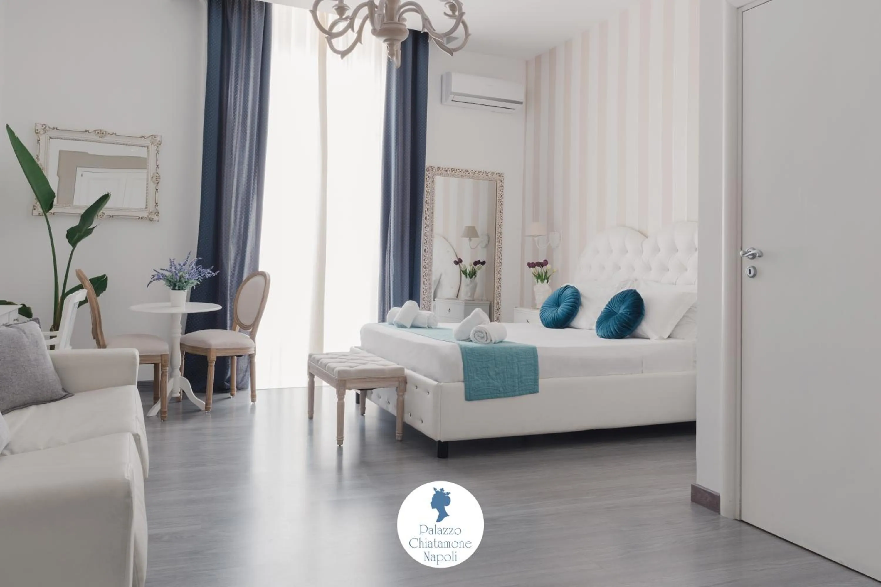 Bed in Palazzo Chiatamone