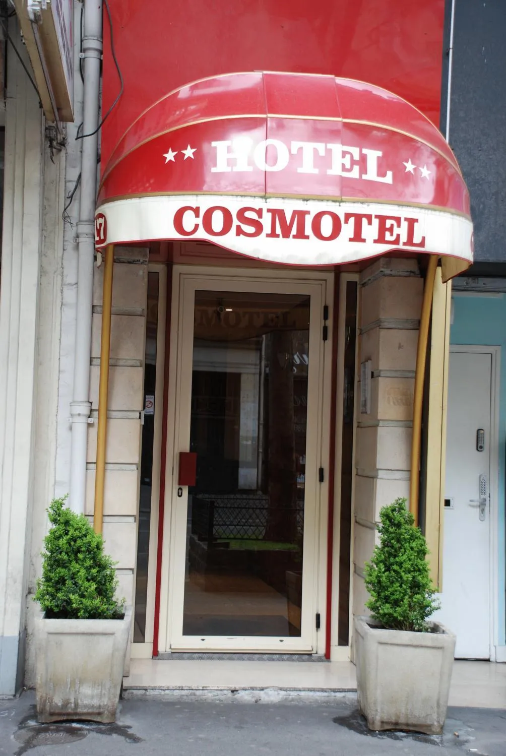 Facade/entrance in Cosmotel Hotel