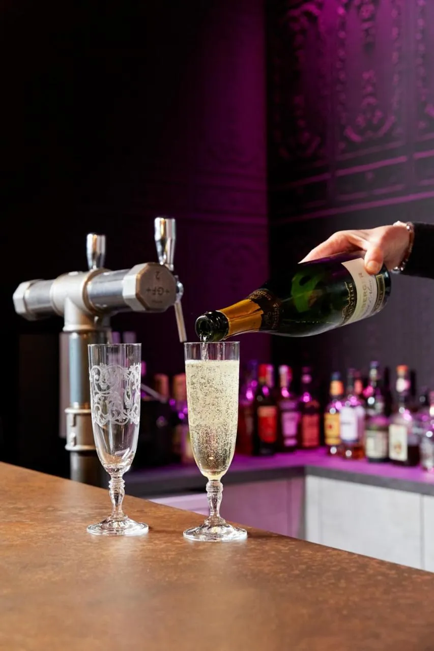 Lounge or bar in Hôtel-SPA Le Moulin De La Wantzenau - Strasbourg Nord