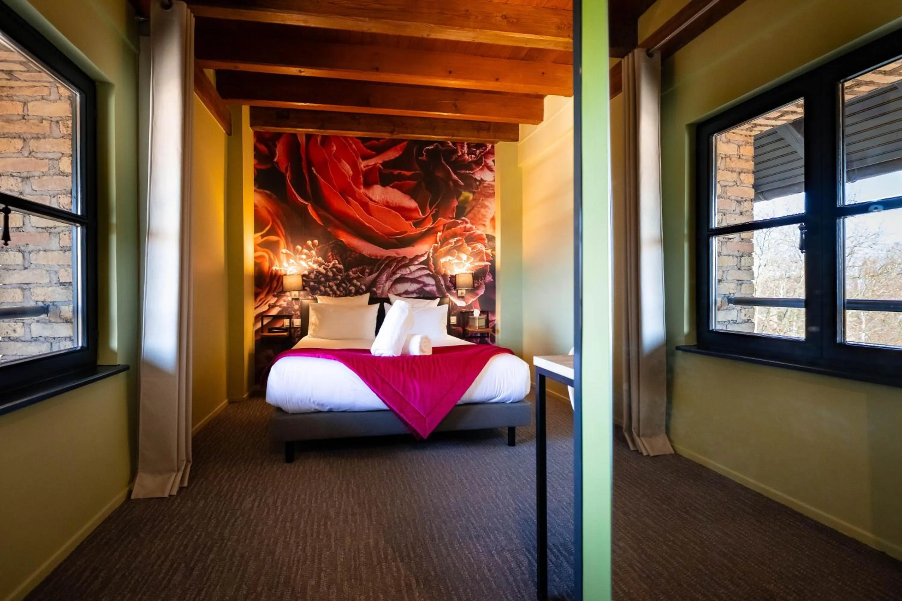 Photo of the whole room, Bed in Hôtel-SPA Le Moulin De La Wantzenau - Strasbourg Nord