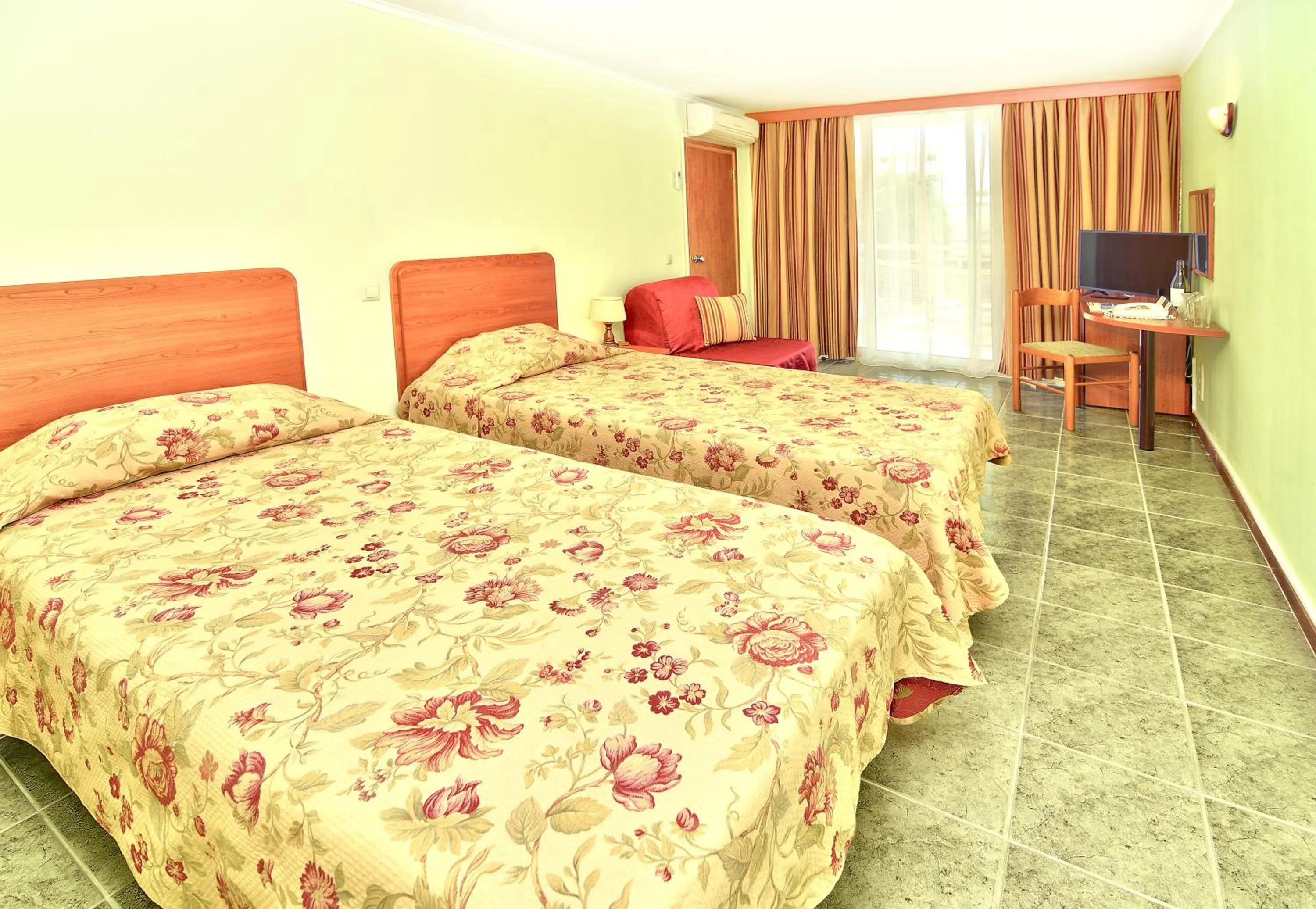 Bedroom, Bed in Hotel Malibu