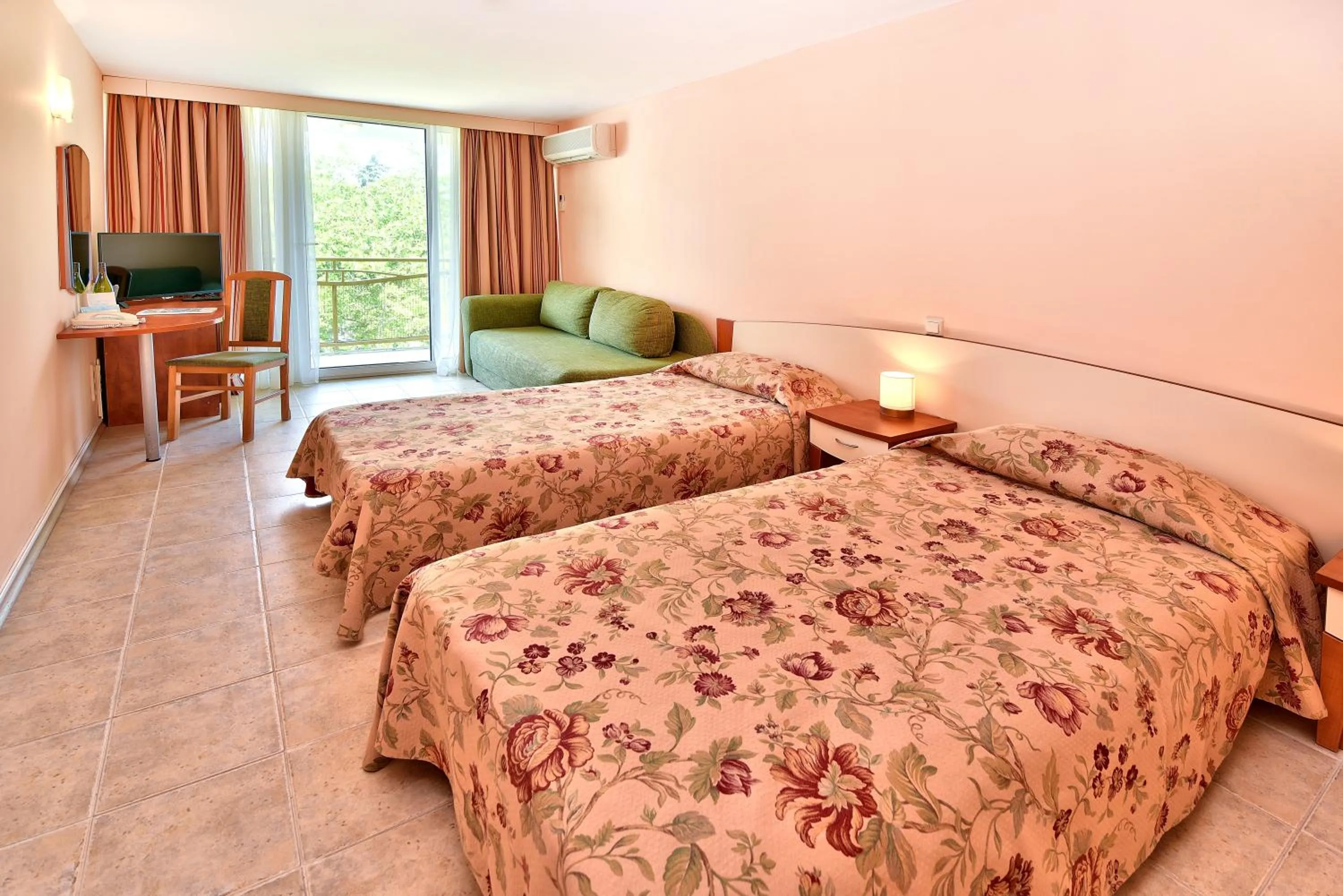 Bedroom, Bed in Hotel Malibu