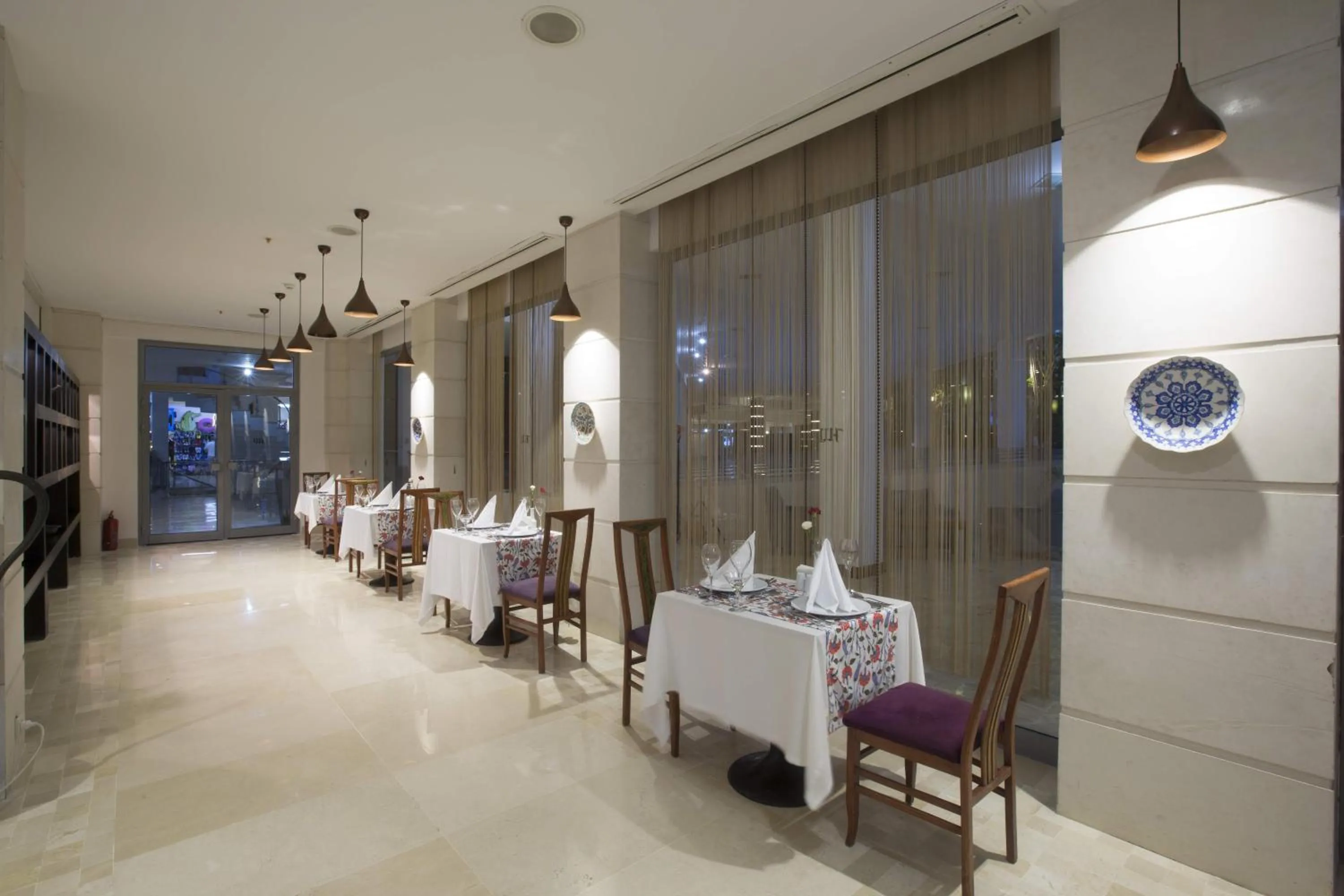 Restaurant/places to eat in Washington Resort Hotel & Spa