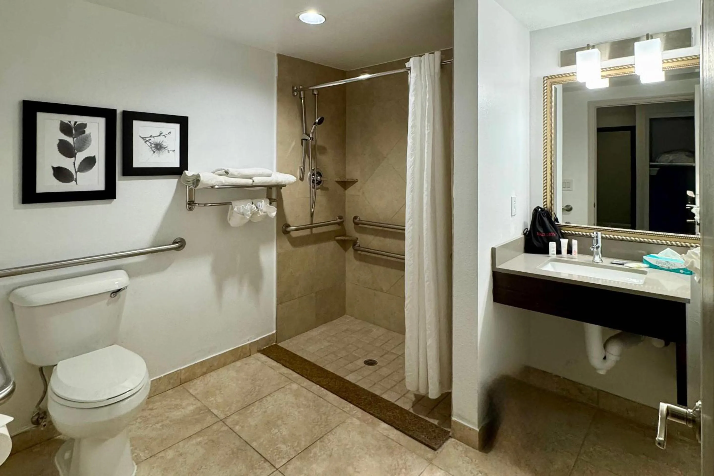 Bedroom in Country Inn & Suites by Radisson, Port Charlotte, FL