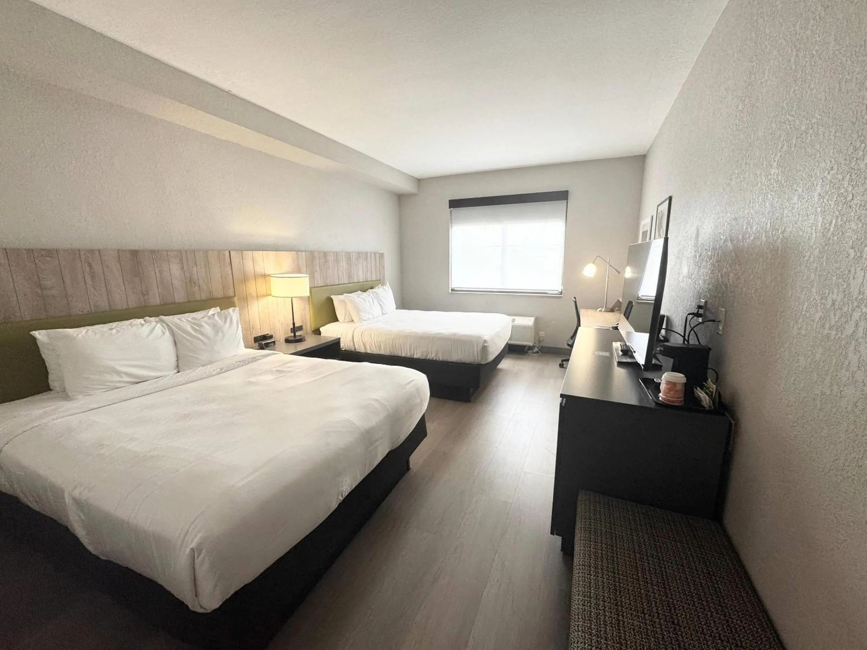 Bedroom, Bed in Country Inn & Suites by Radisson, Port Charlotte, FL