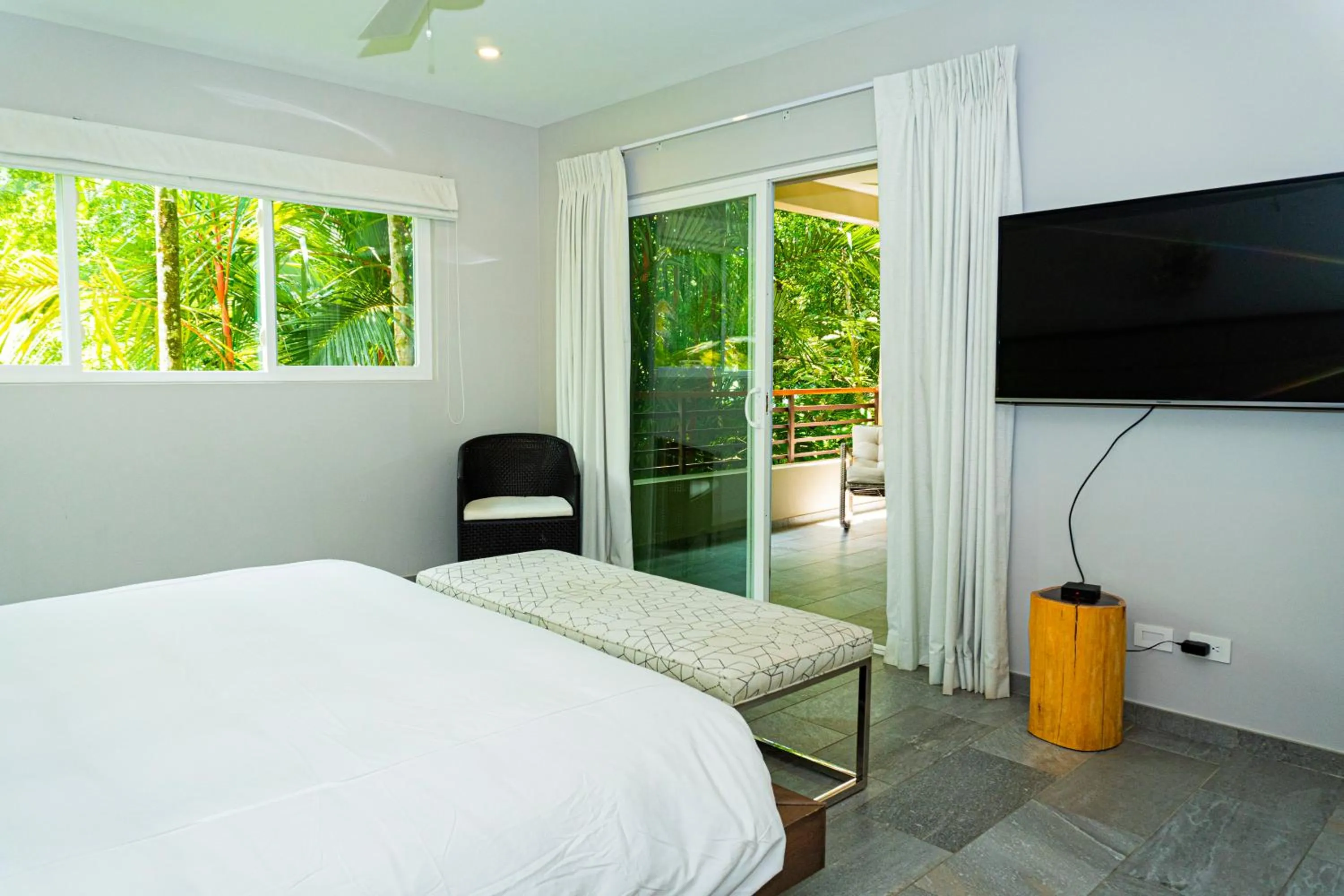 Bed in Elan at Ballena Beach