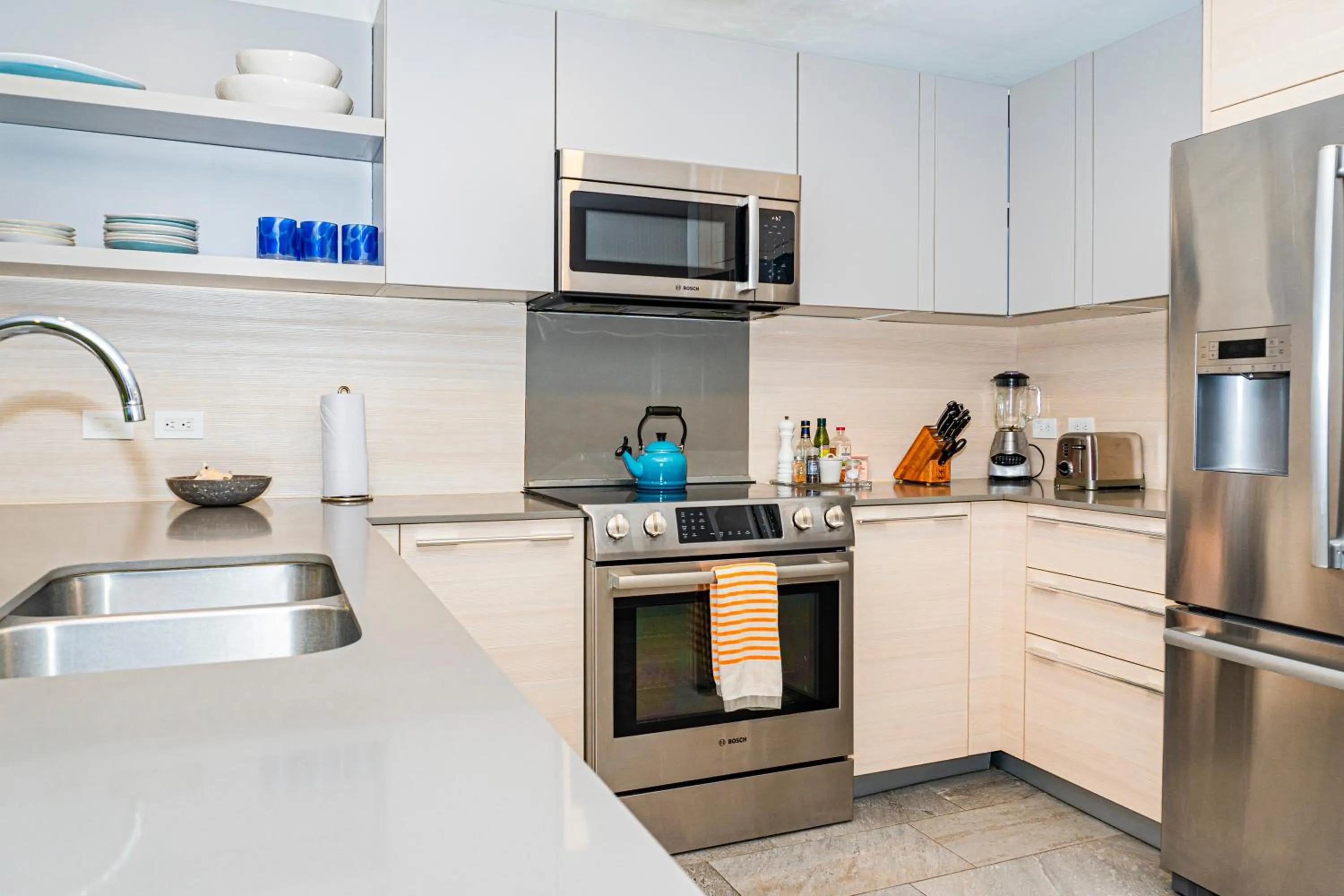 oven in Elan at Ballena Beach