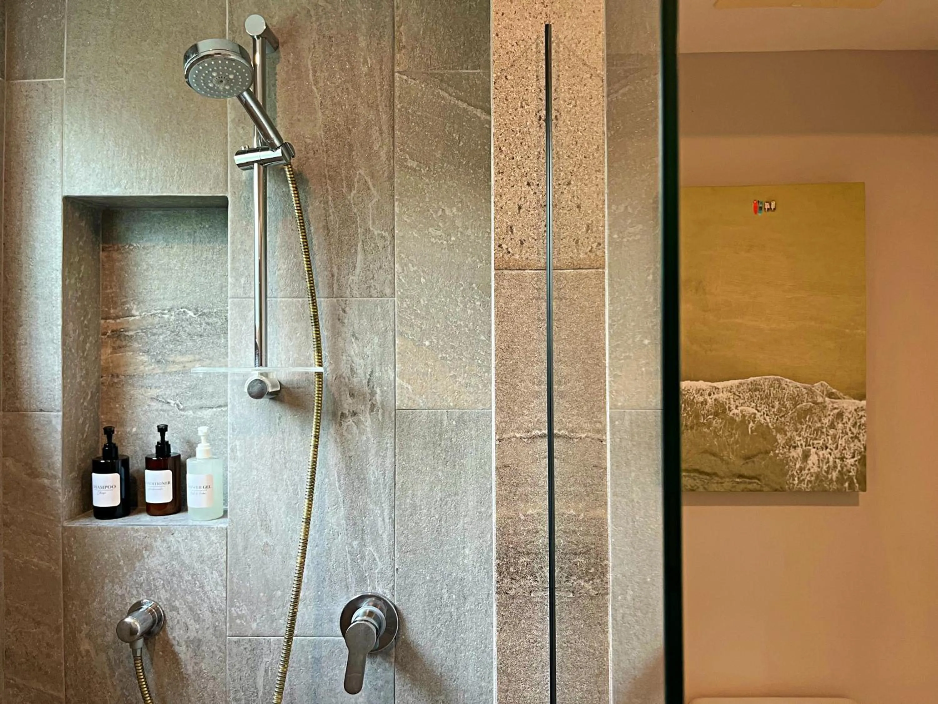 Shower in Elan at Ballena Beach