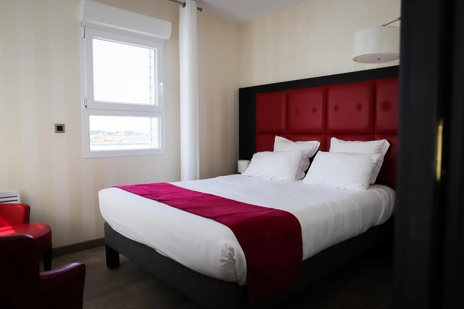 Bedroom, Bed in Logis Hôtel Saint Guirec Et De La Plage