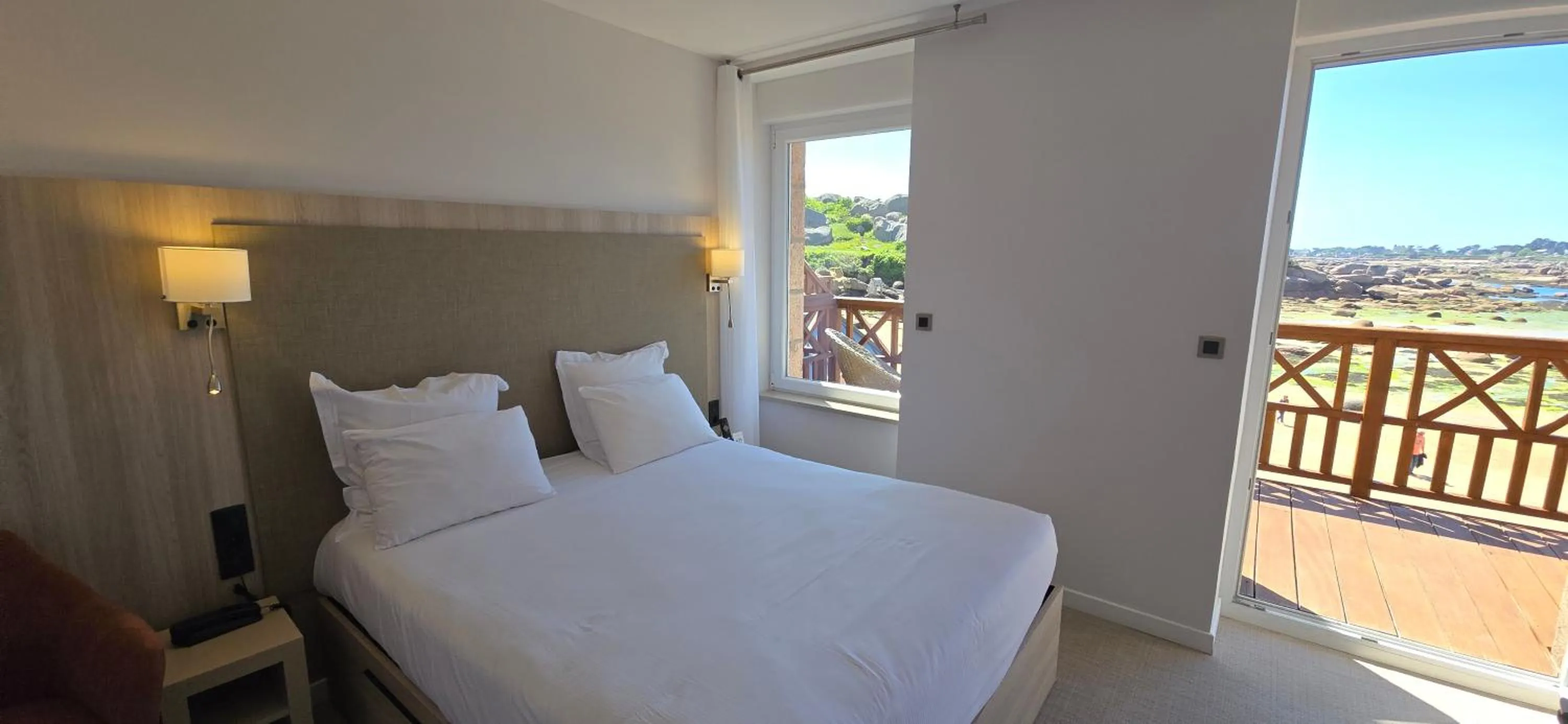 Bedroom, Bed in Logis Hôtel Saint Guirec Et De La Plage