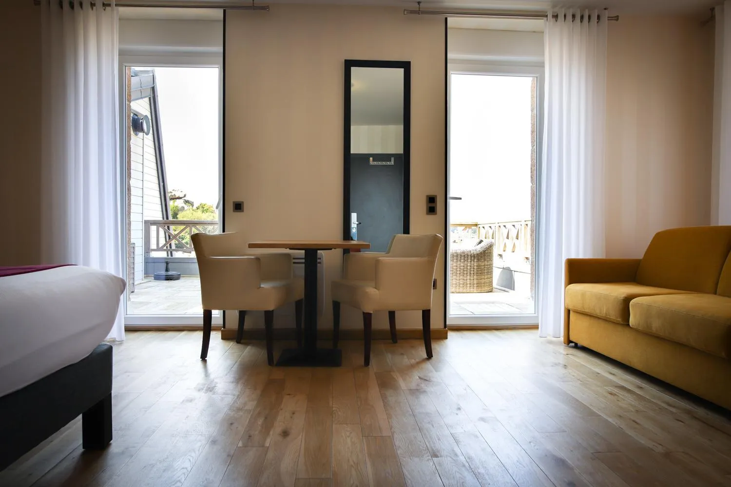 Photo of the whole room, Bed in Logis Hôtel Saint Guirec Et De La Plage