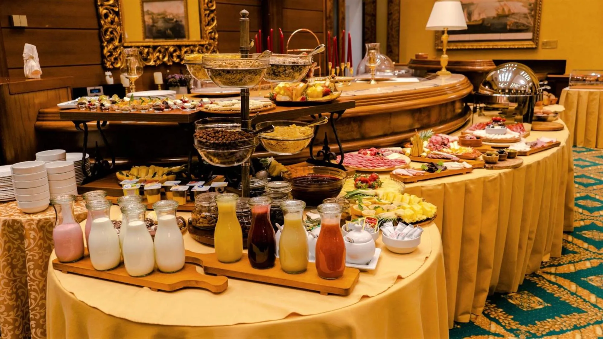 Restaurant/places to eat in Historic Boutique Hotel Cattaro