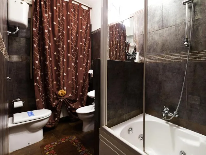 Bathroom in Hotel Il Cavaliere Nero