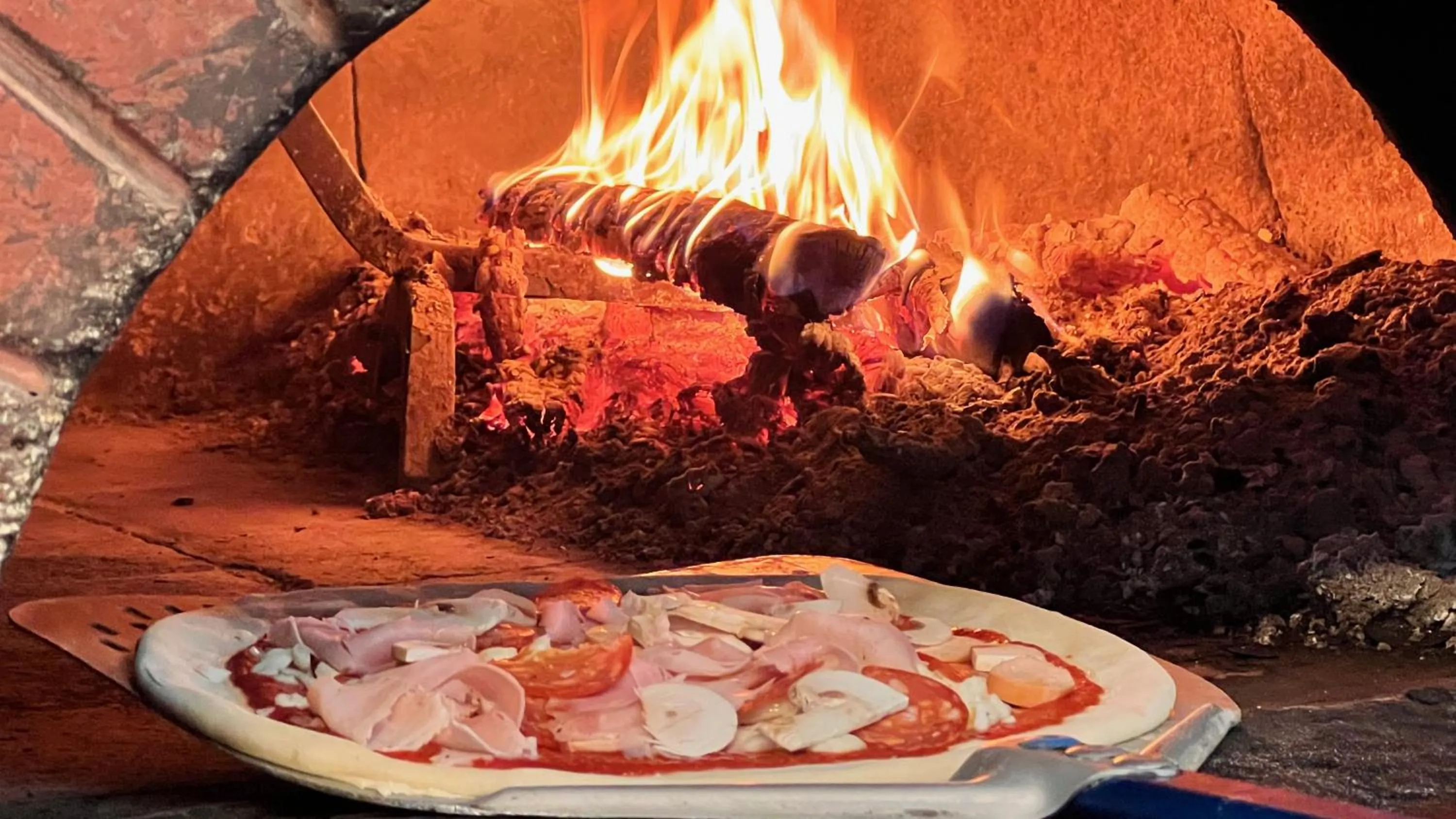 Restaurant/places to eat in Hotel Il Cavaliere Nero