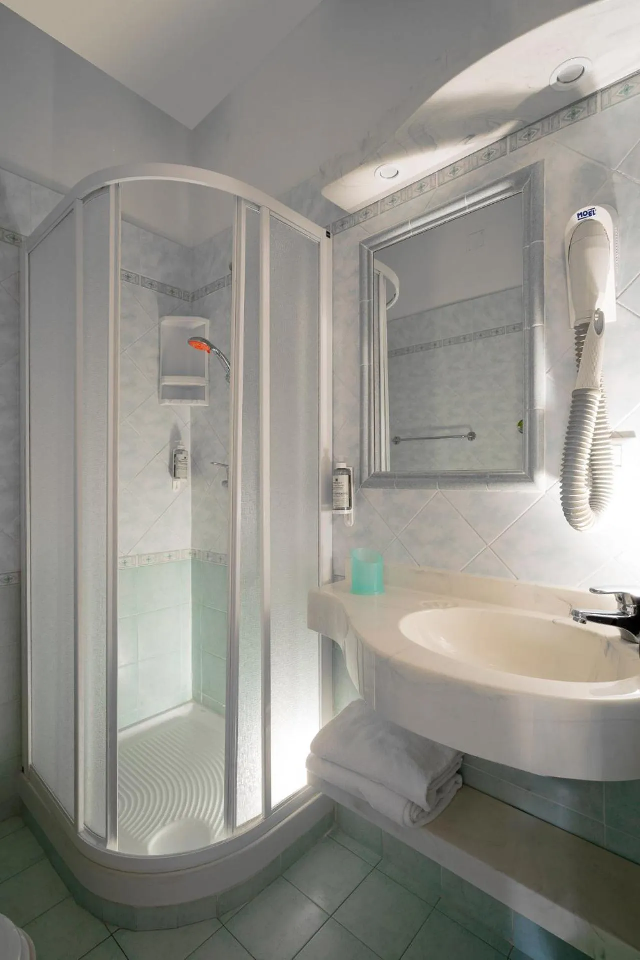 Shower in Hotel Azzurra