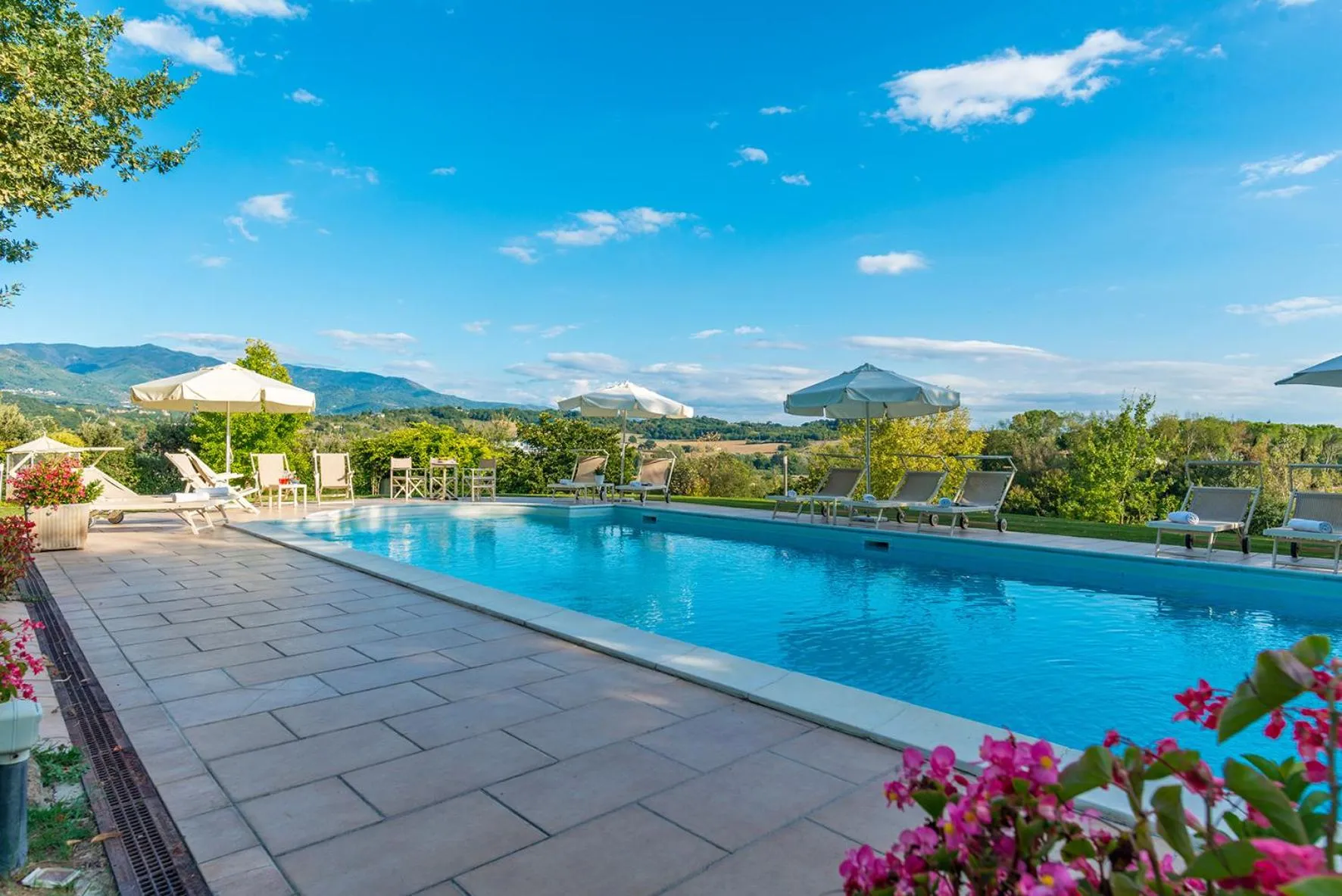 Pool view in Relais Villa Al Vento