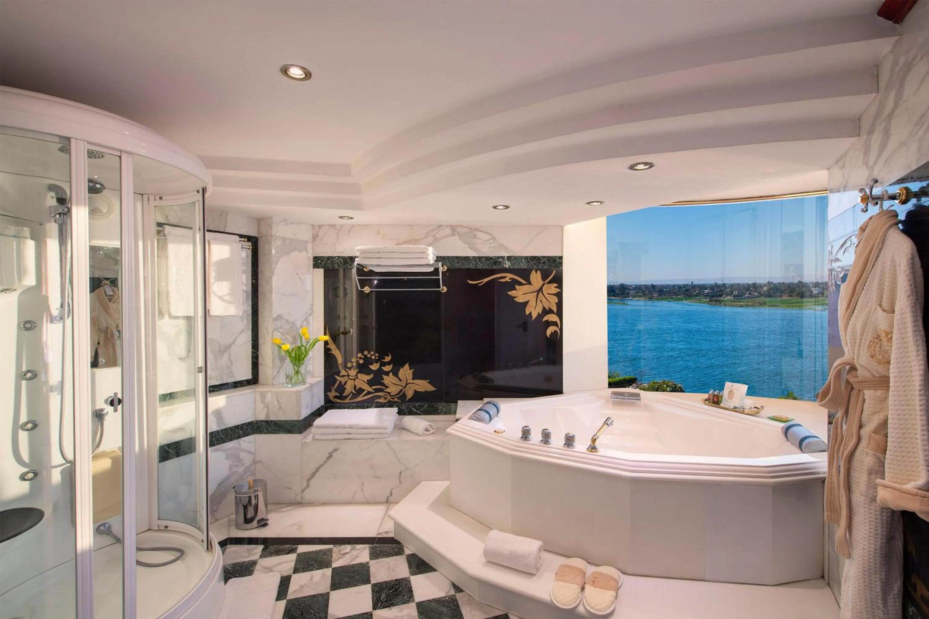 Bathroom in Sonesta St. George Hotel - Convention Center