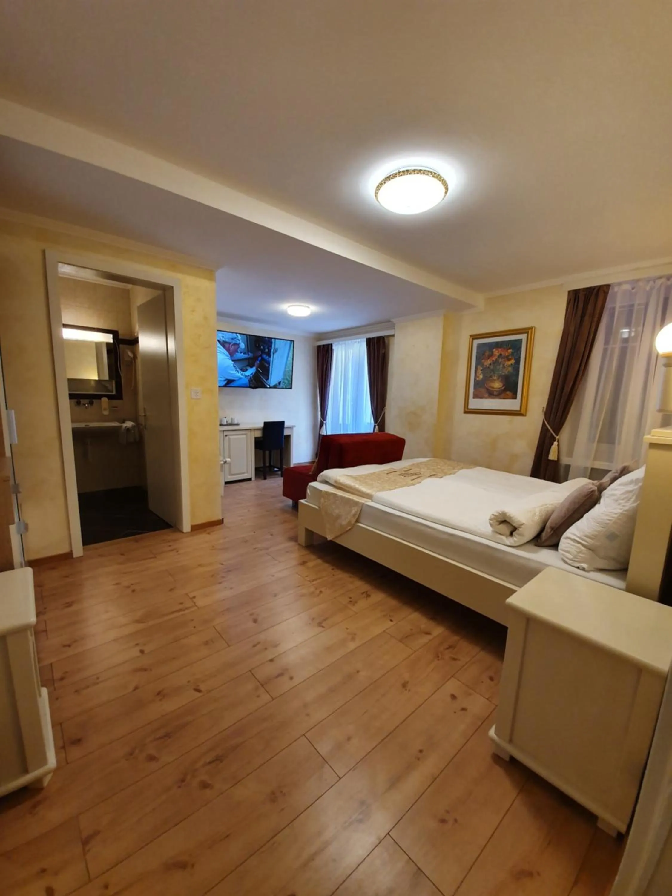 Photo of the whole room, Bed in Esos Hotel Quelle