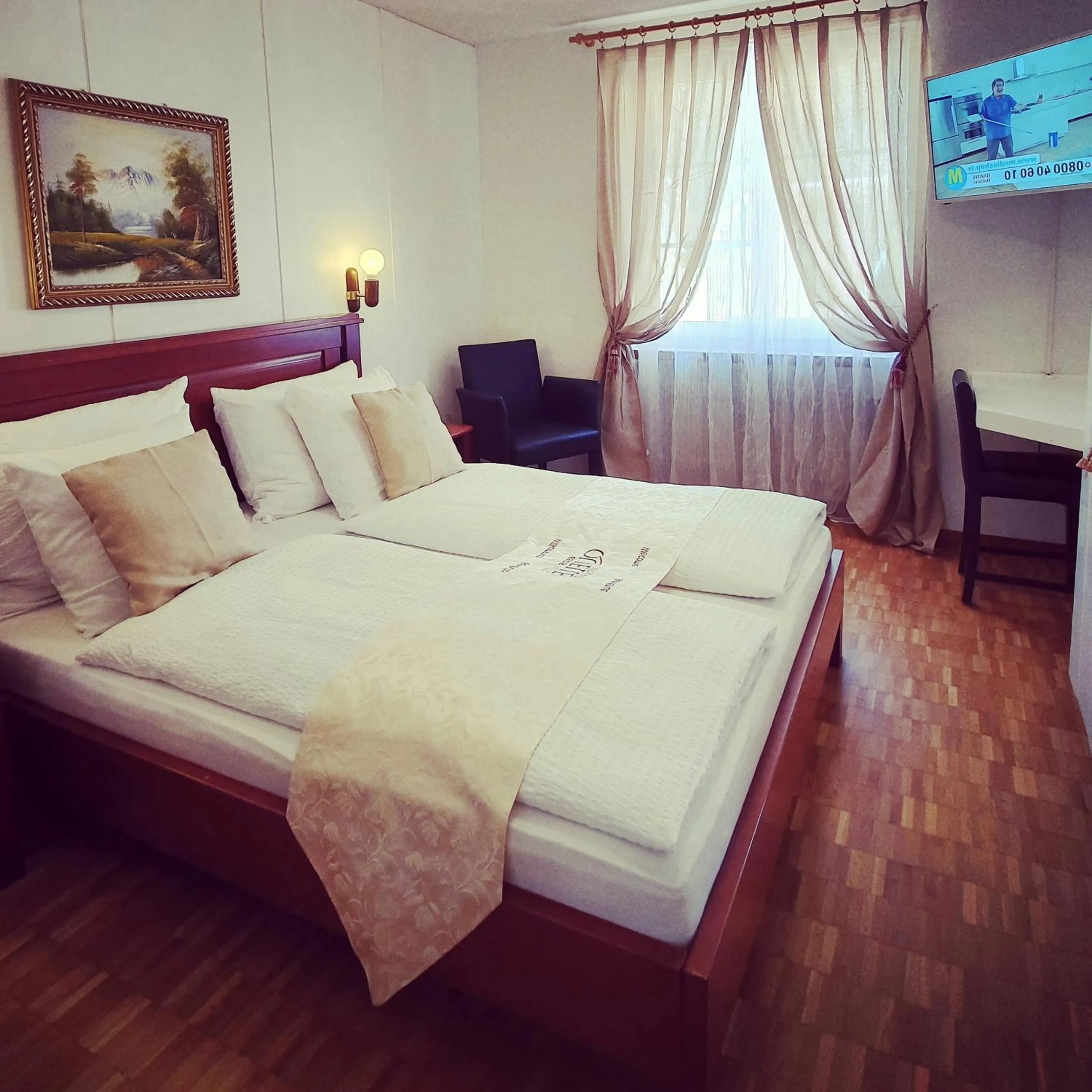 Bed in Esos Hotel Quelle