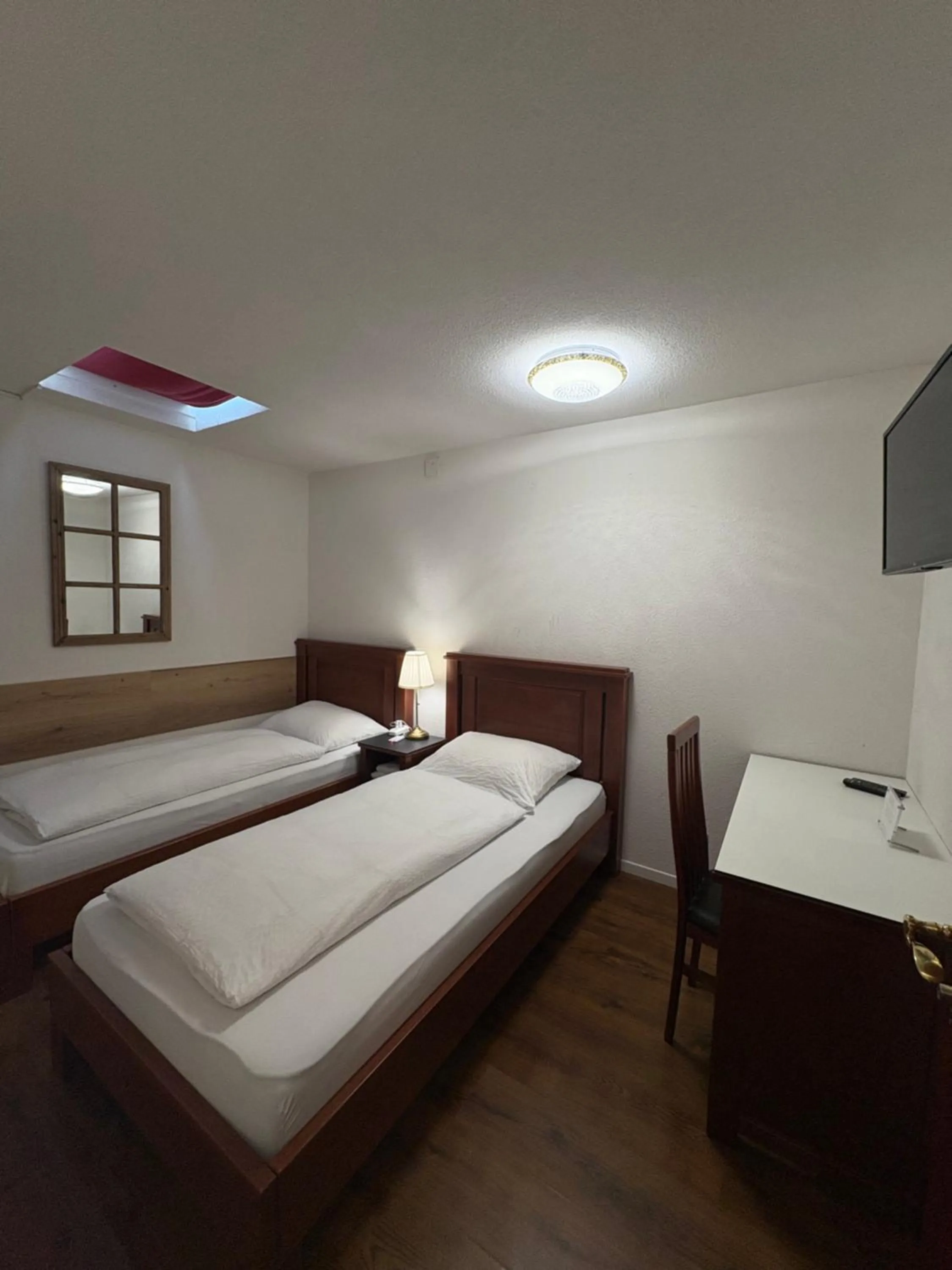 Property building, Bed in Esos Hotel Quelle