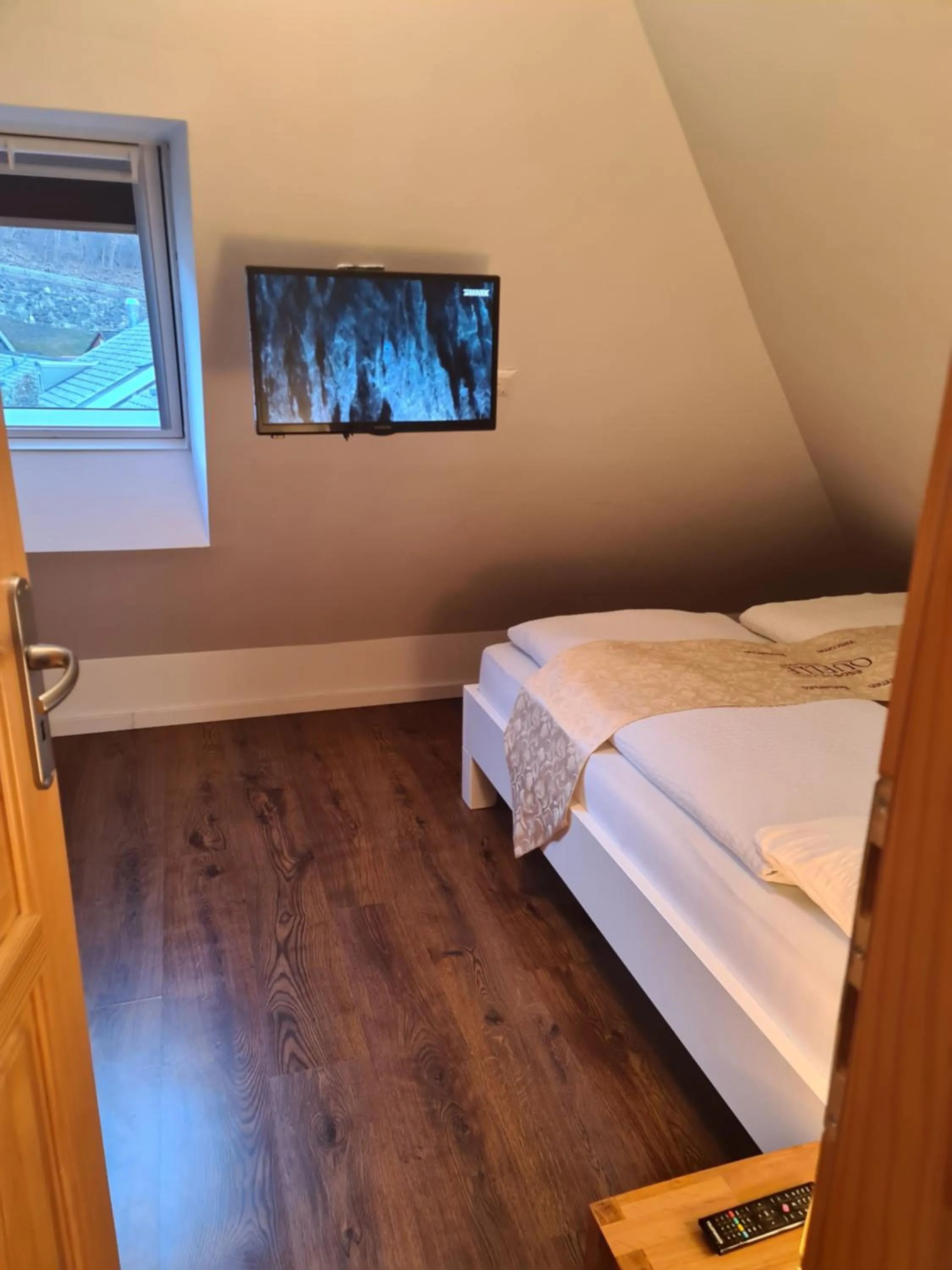 Bed in Esos Hotel Quelle