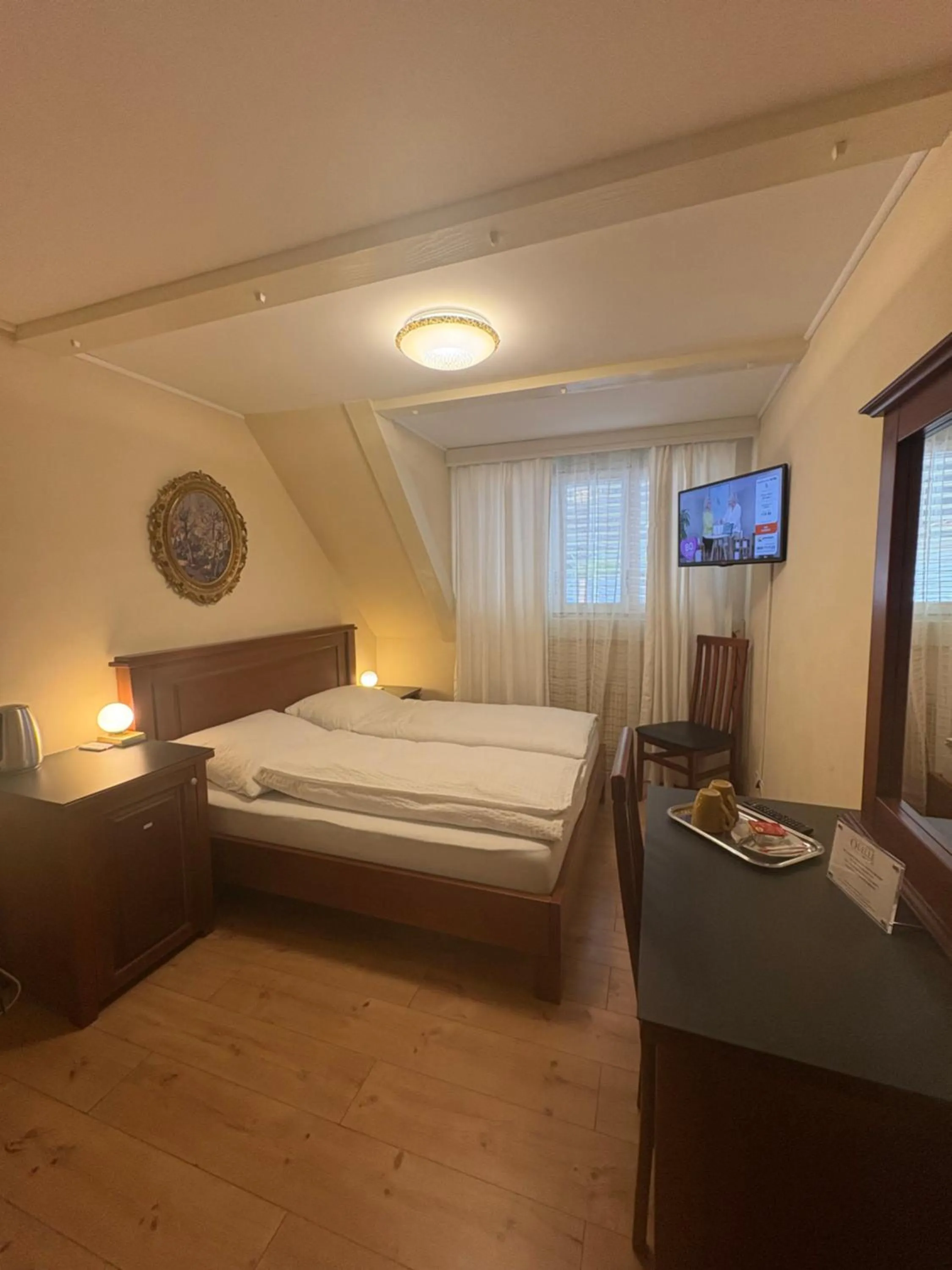 Property building, Bed in Esos Hotel Quelle