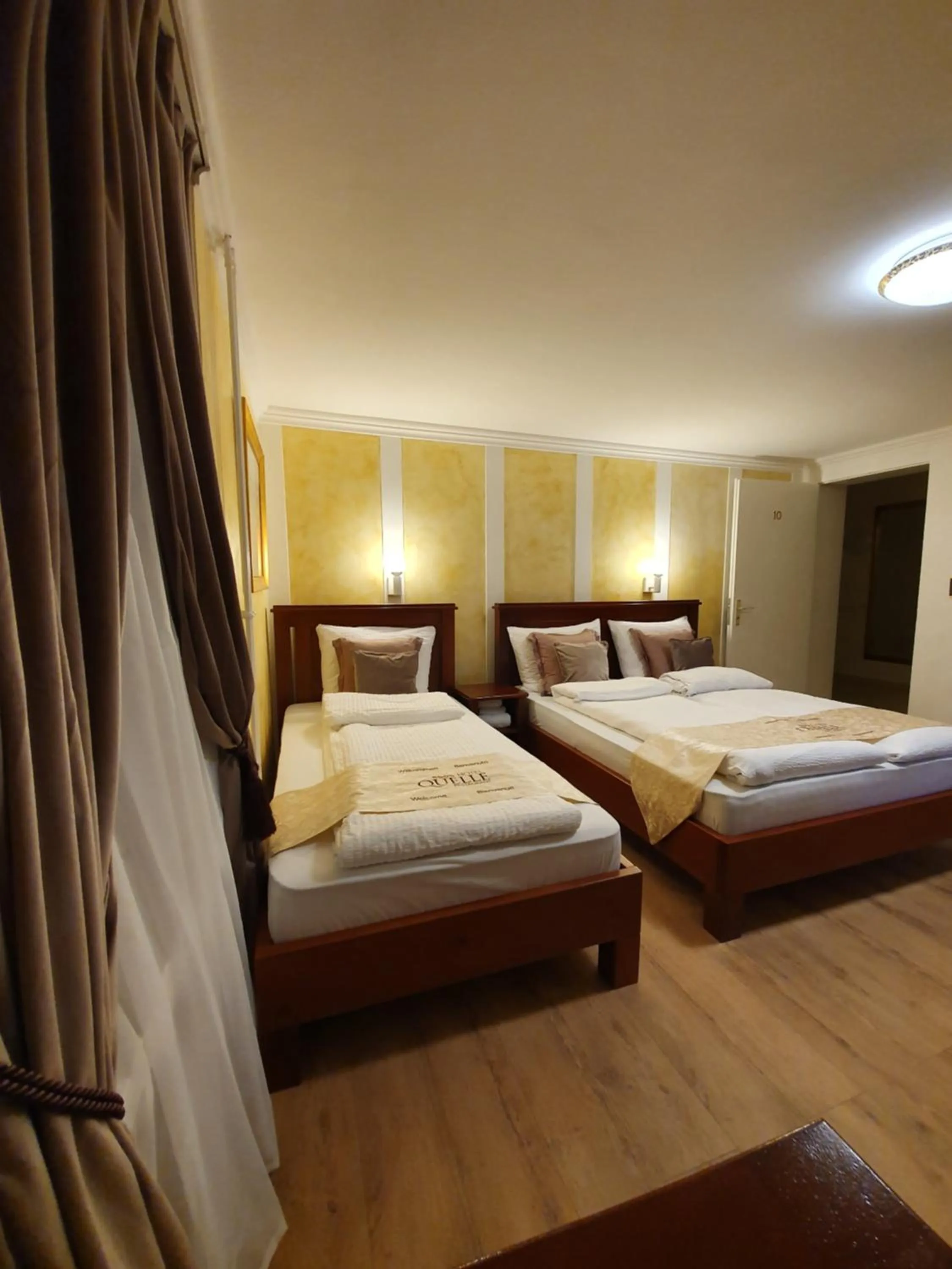 Photo of the whole room, Bed in Esos Hotel Quelle