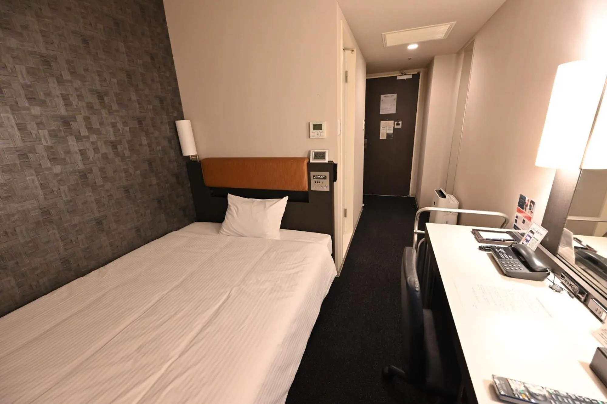 Photo of the whole room, Bed in Sanco Inn Yokkaichi Ekimae