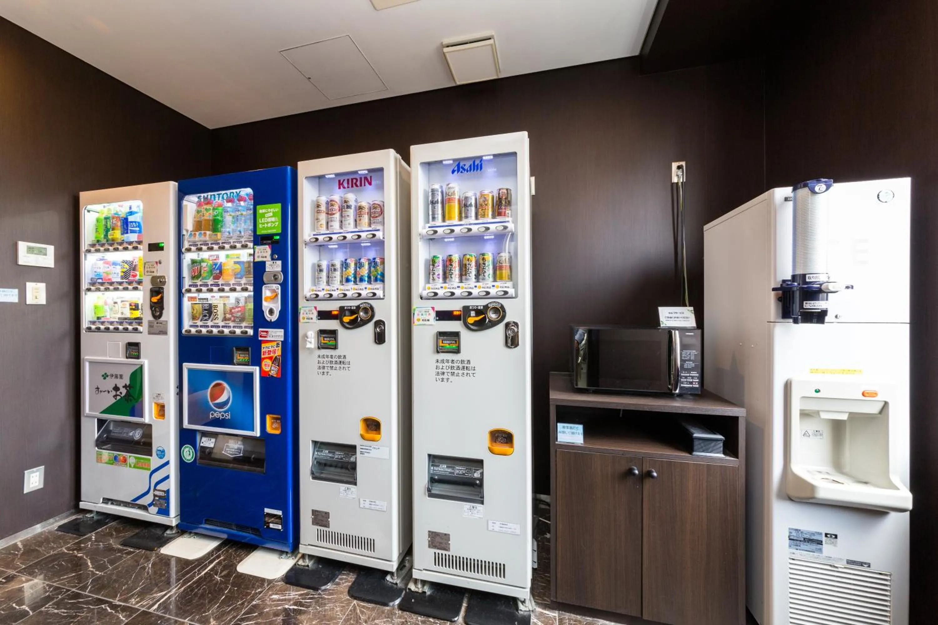 vending machine in Sanco Inn Yokkaichi Ekimae