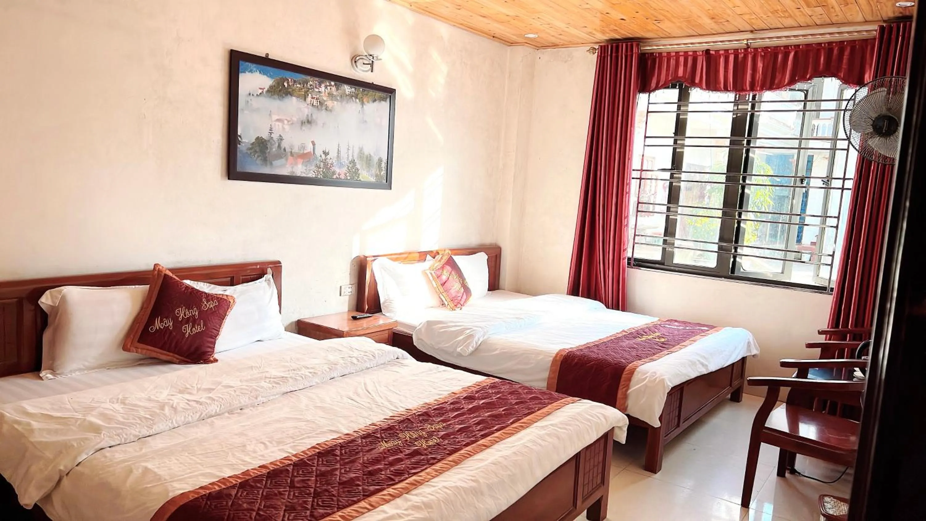 Bed in May Hong Hotel