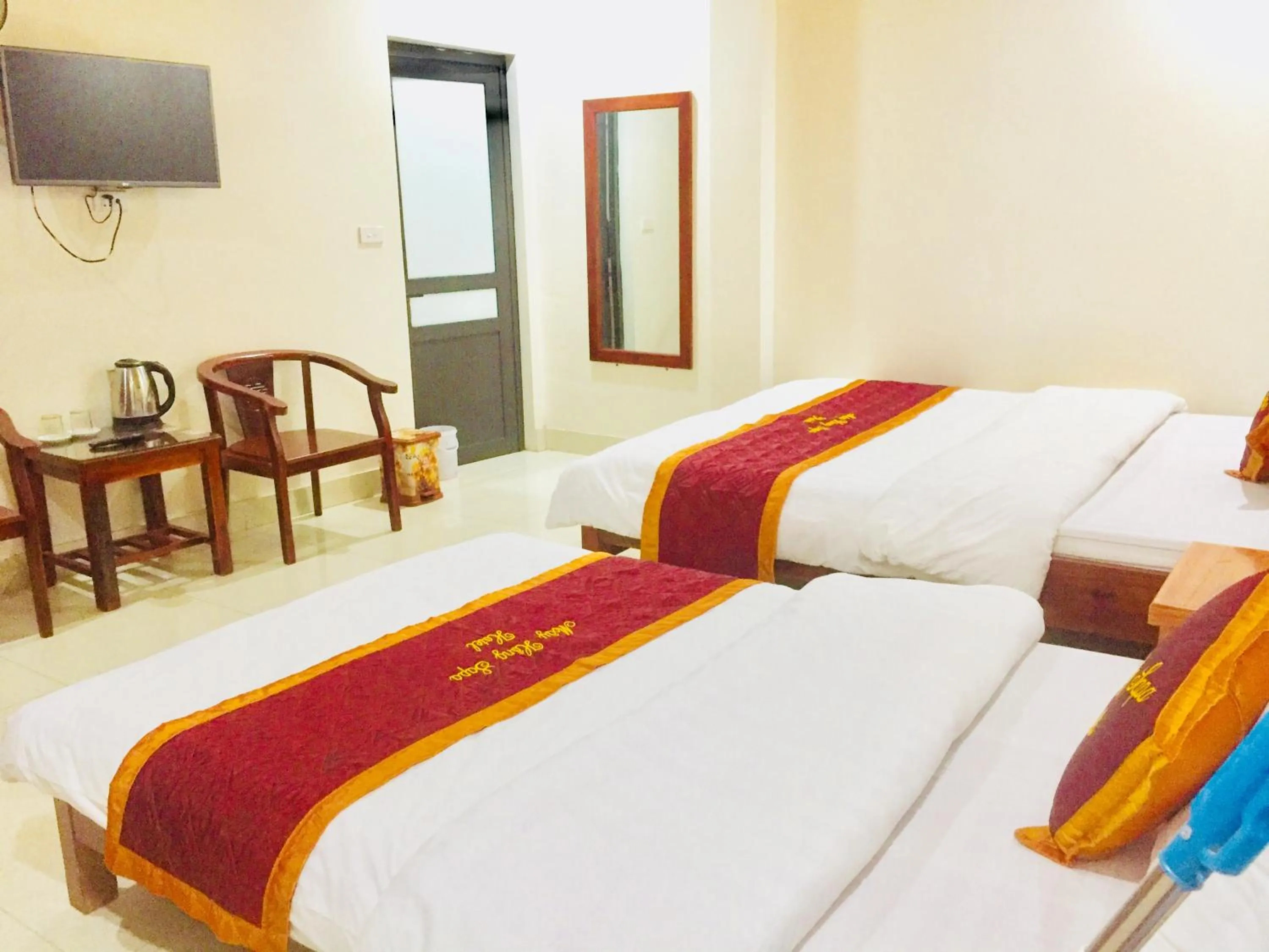 Bed in May Hong Hotel