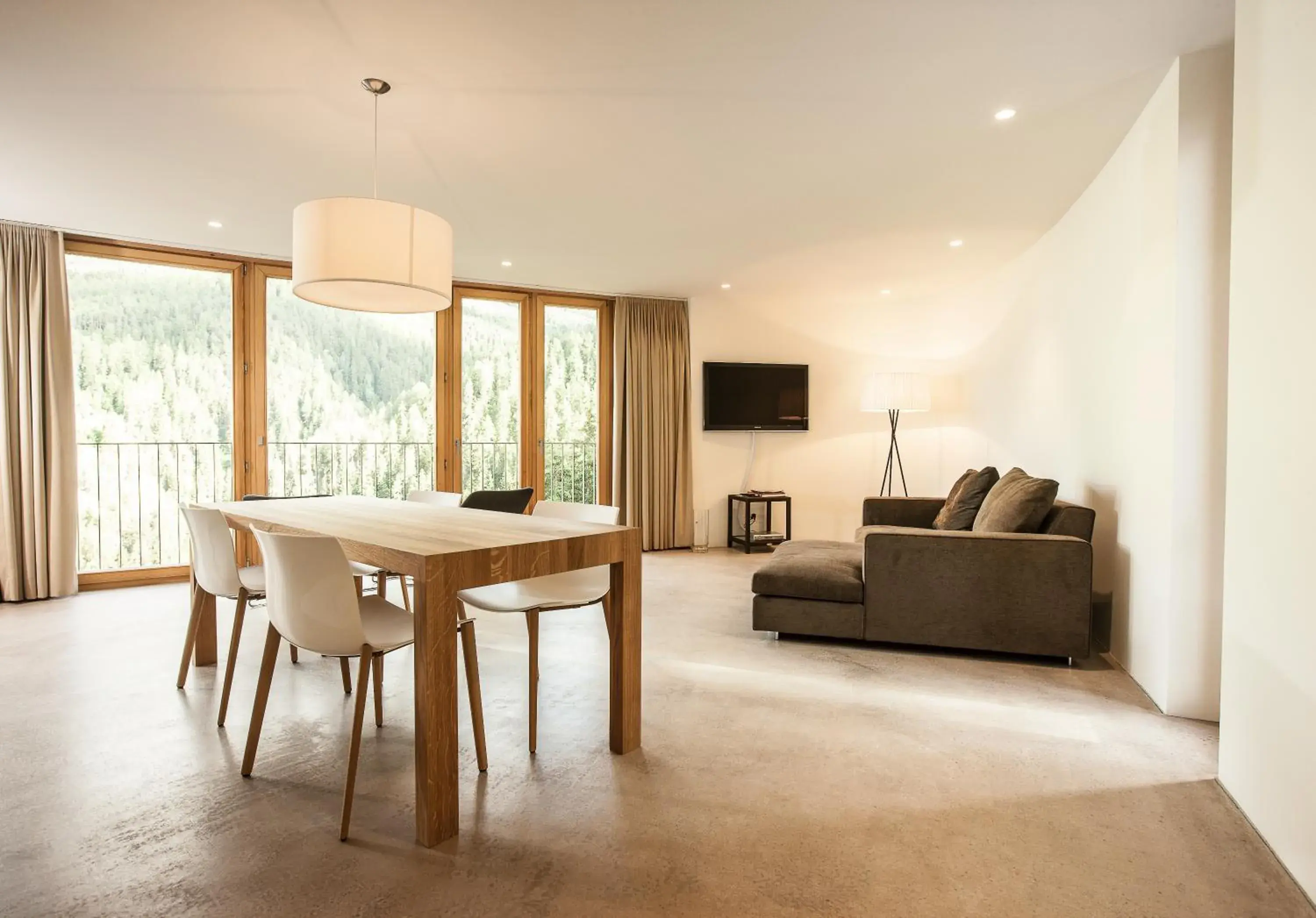 Suite in Hotel Arnica Scuol - Adults Only Suite in Hotel Arnica Scuol - Adults Only