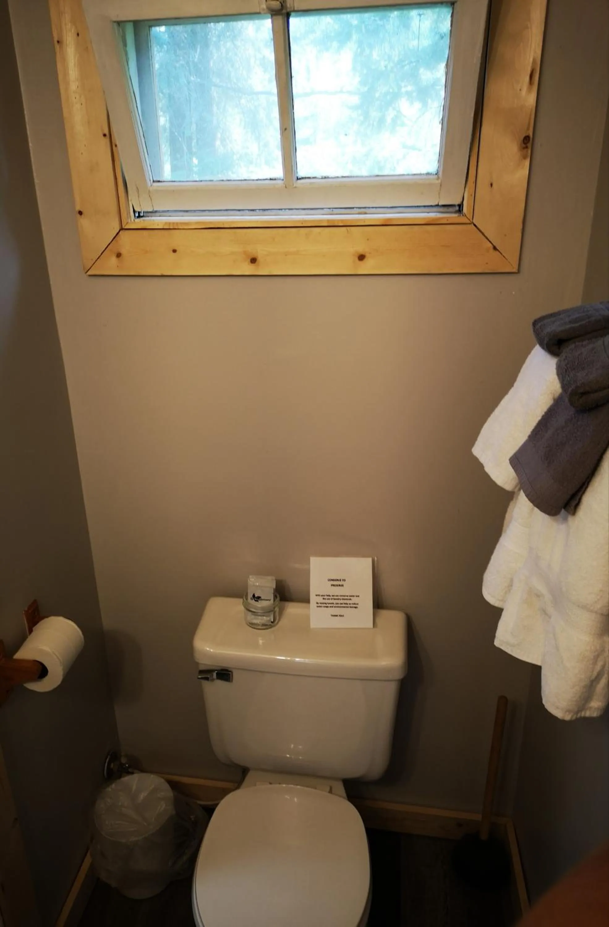 Toilet in Overlook Inn & Cabins