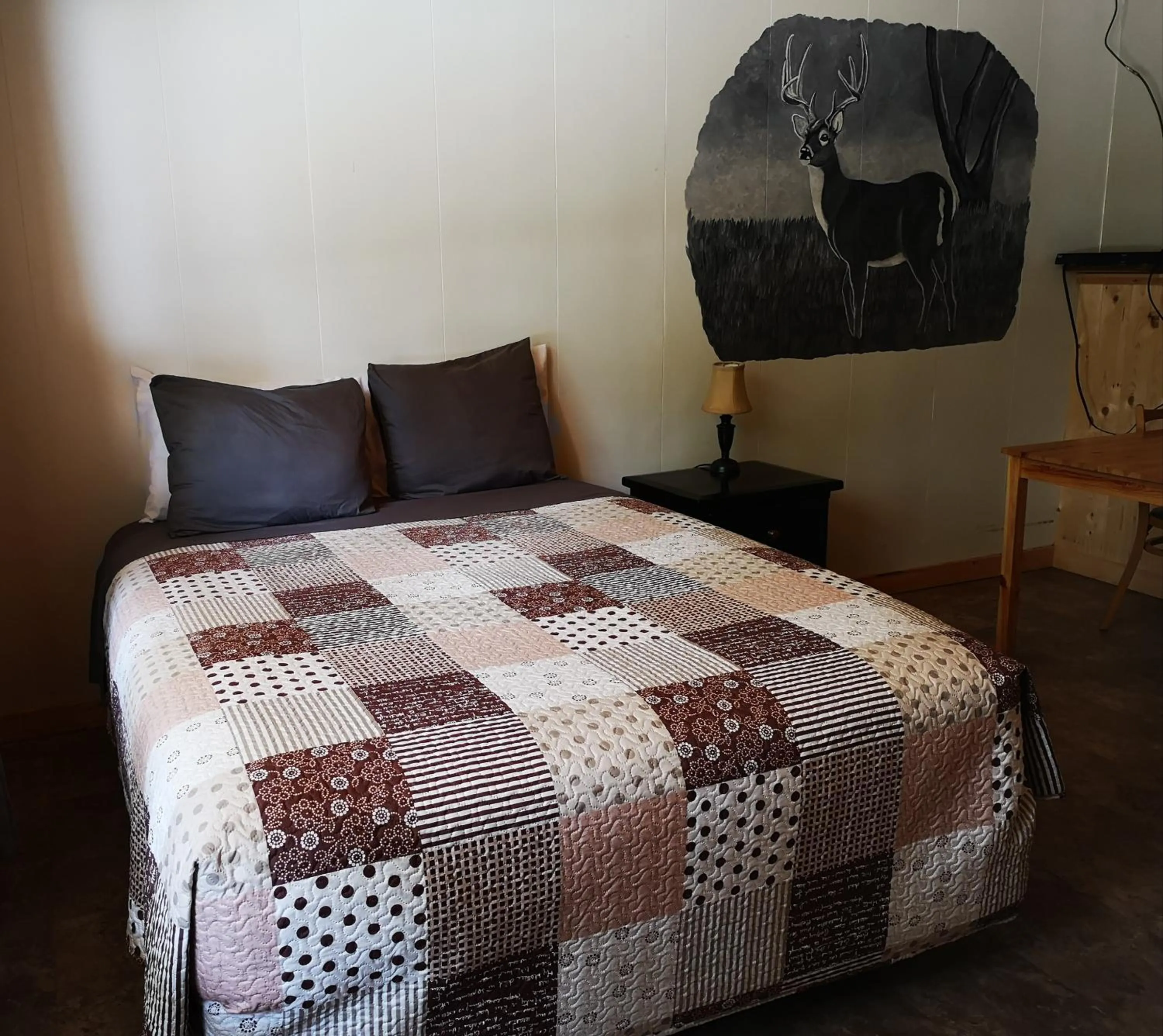 Bed in Overlook Inn & Cabins