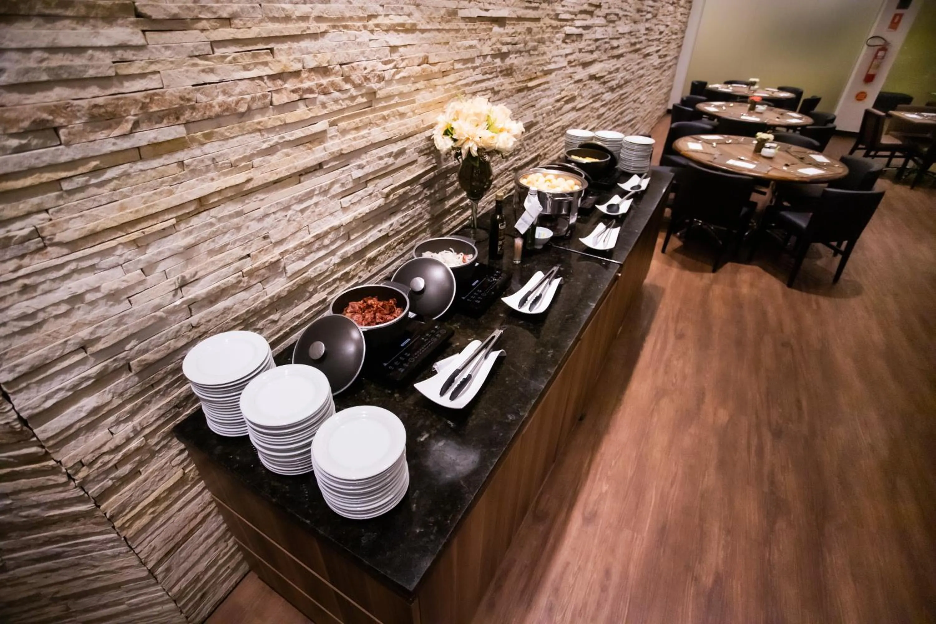 Restaurant/places to eat in Bourbon Convention Hotel Joinville